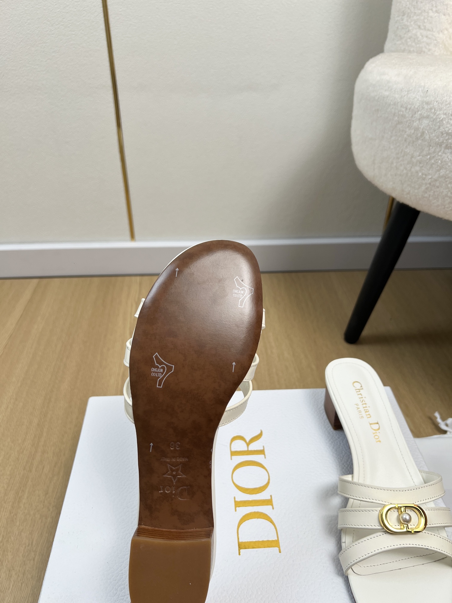 Dior Style Leather Women's Shoes style reference detail image 9 from source 785026