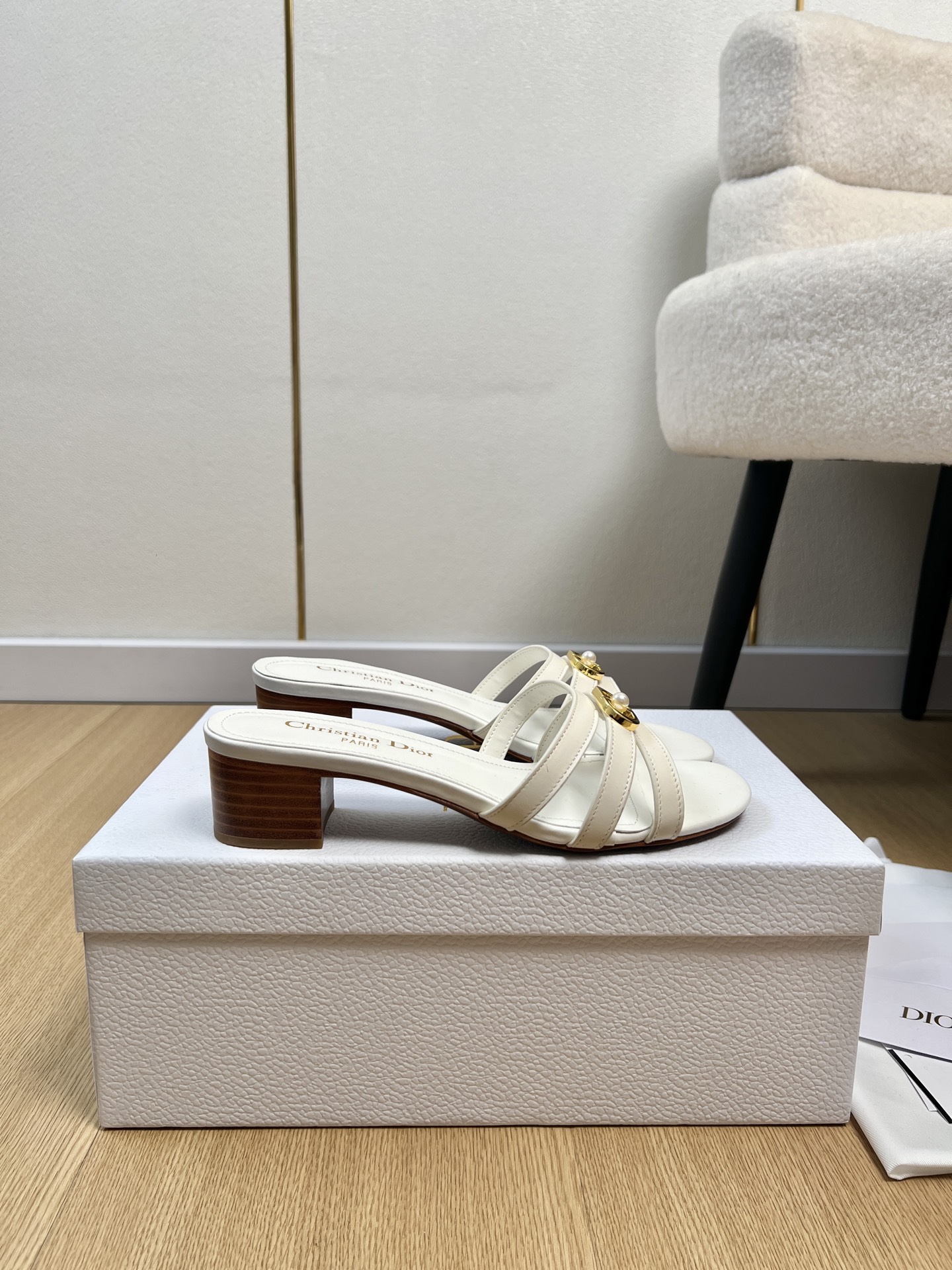 Dior Style Leather Women's Shoes style reference detail image 2 from source 785026