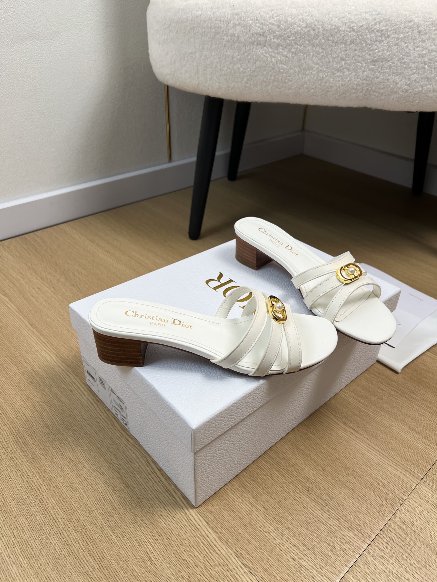 Dior Style Leather Women's Shoes style reference detail image 3 from source 785026
