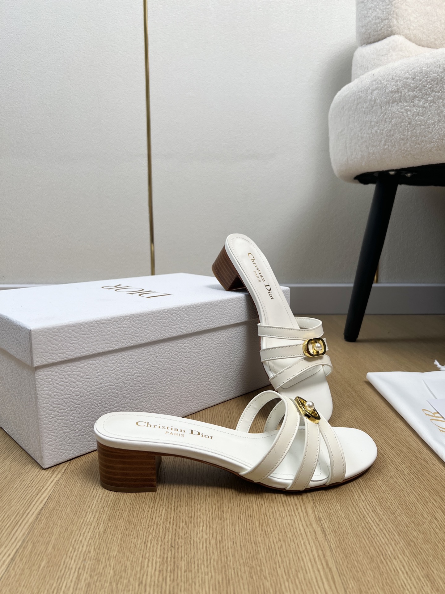 Dior Style Leather Women's Shoes style reference detail image 4 from source 785026