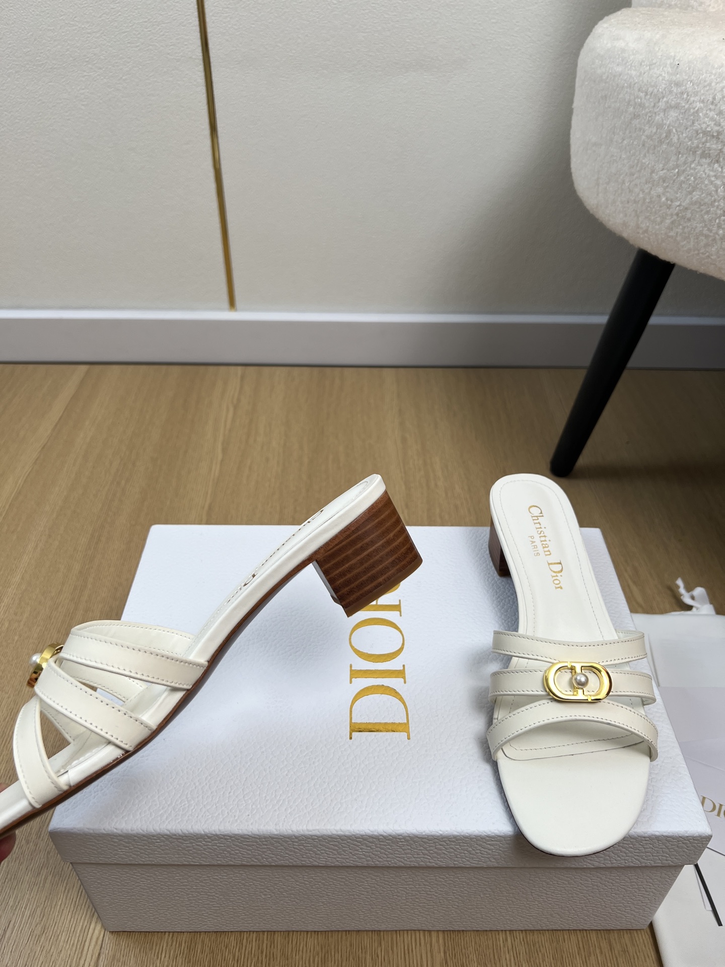 Dior Style Leather Women's Shoes style reference detail image 6 from source 785026