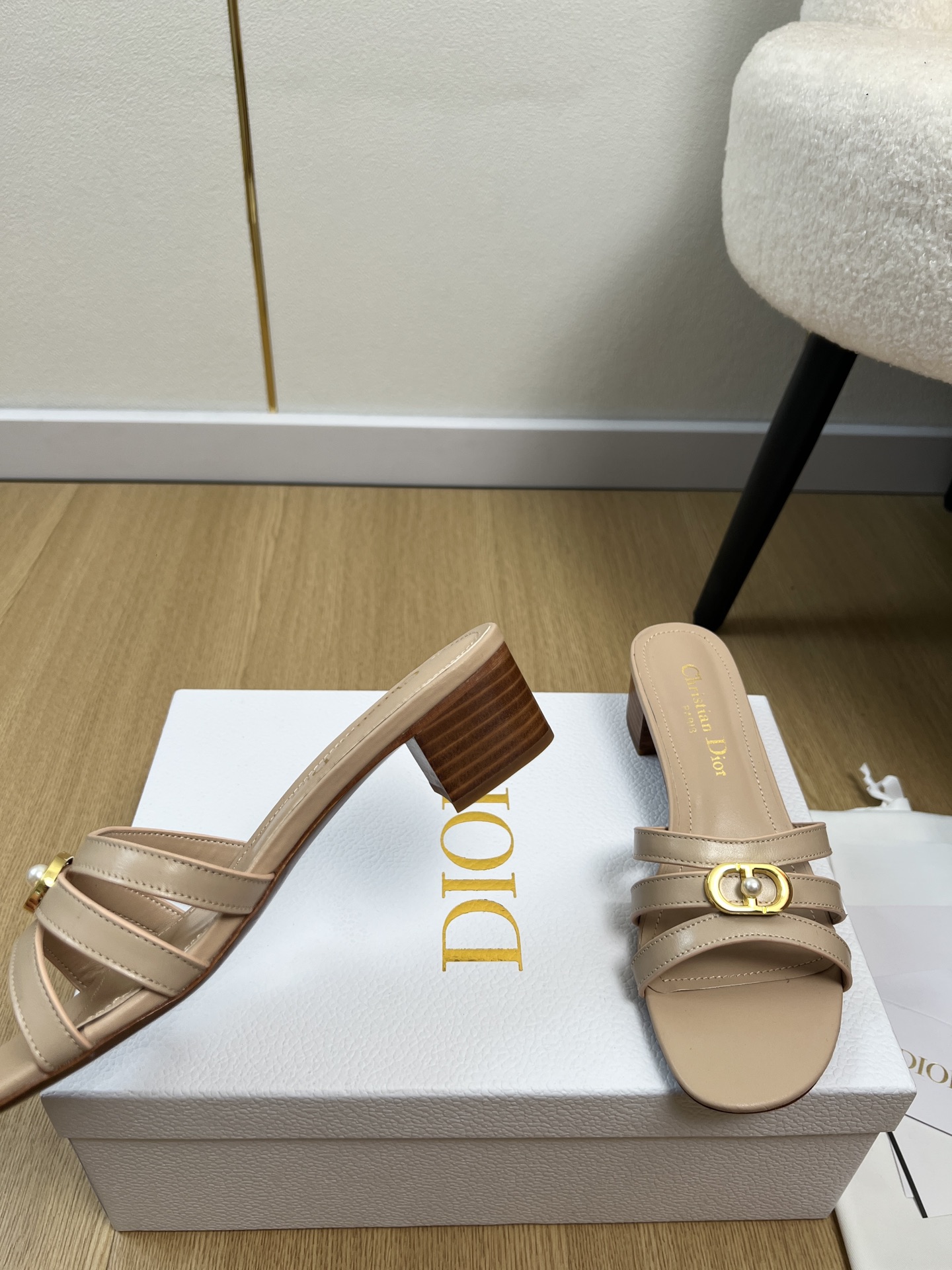 Dior Style Leather Women's Shoes style reference detail image 6 from source 785027