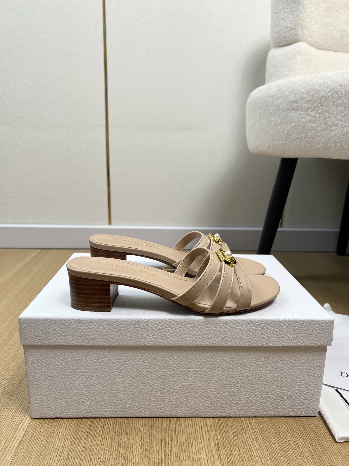 Dior Style Leather Women's Shoes style reference detail image 2 from source 785027