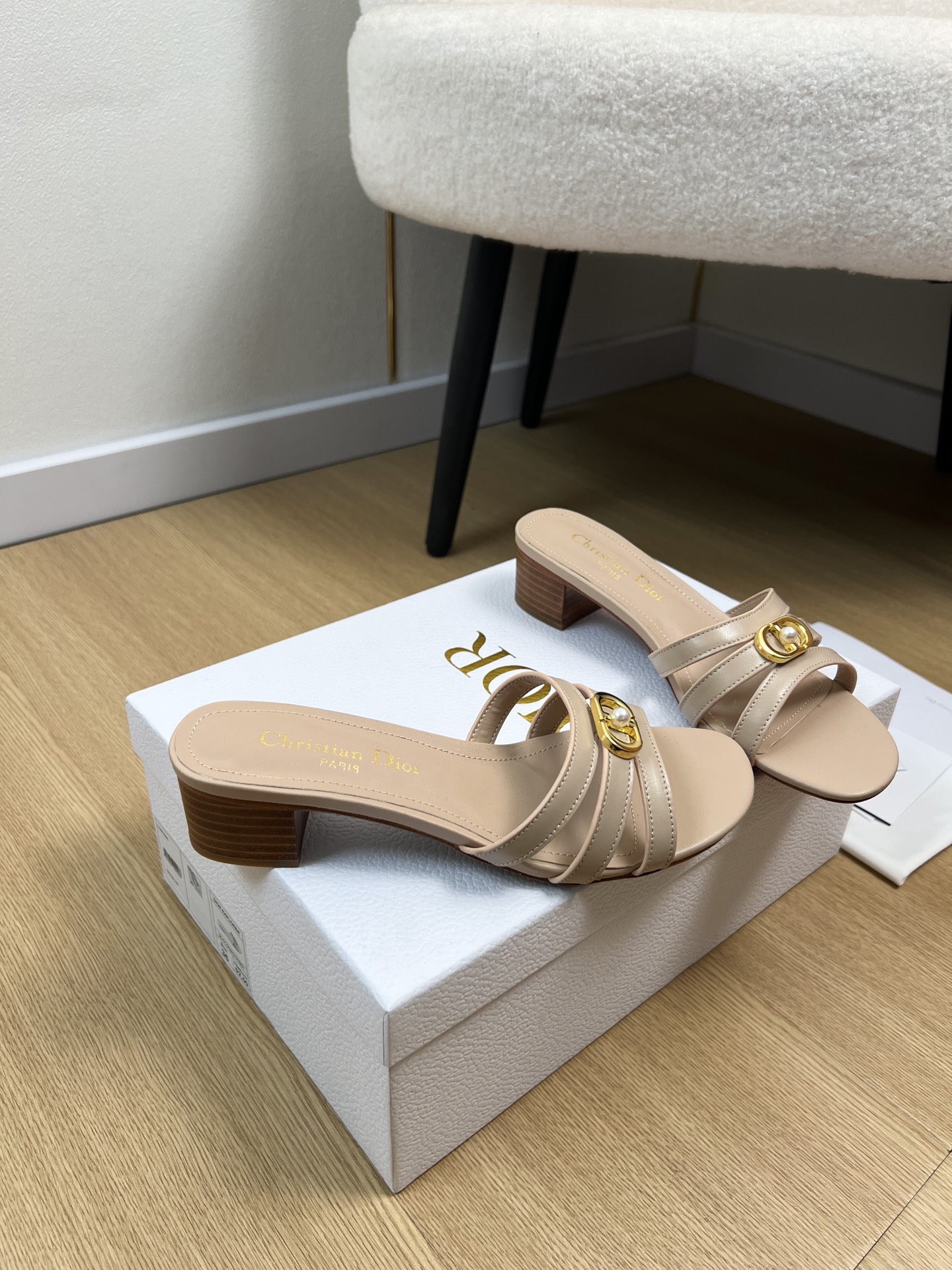 Dior Style Leather Women's Shoes style reference detail image 3 from source 785027