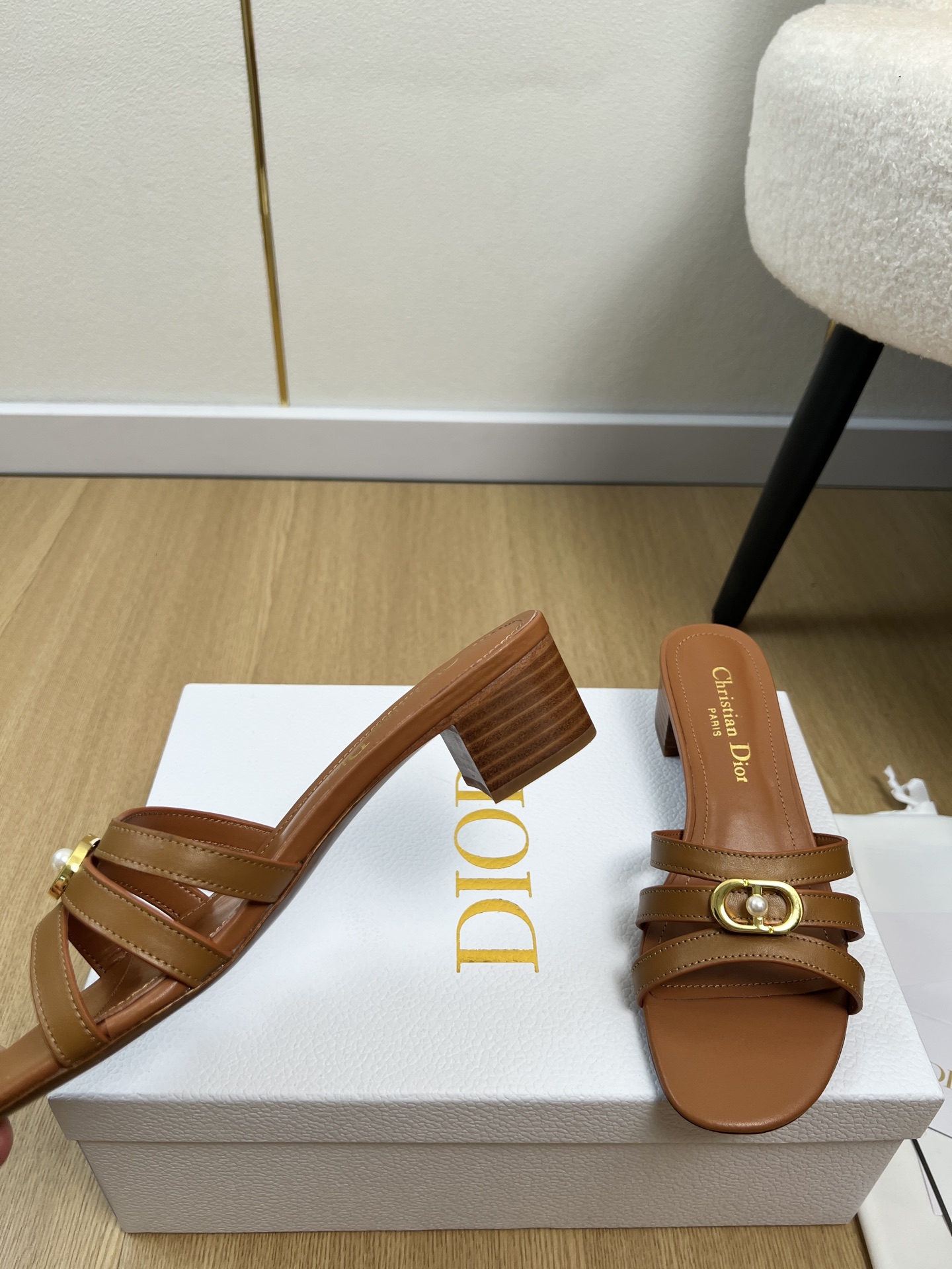 Dior Style Leather Women's Shoes style reference detail image 6 from source 785028