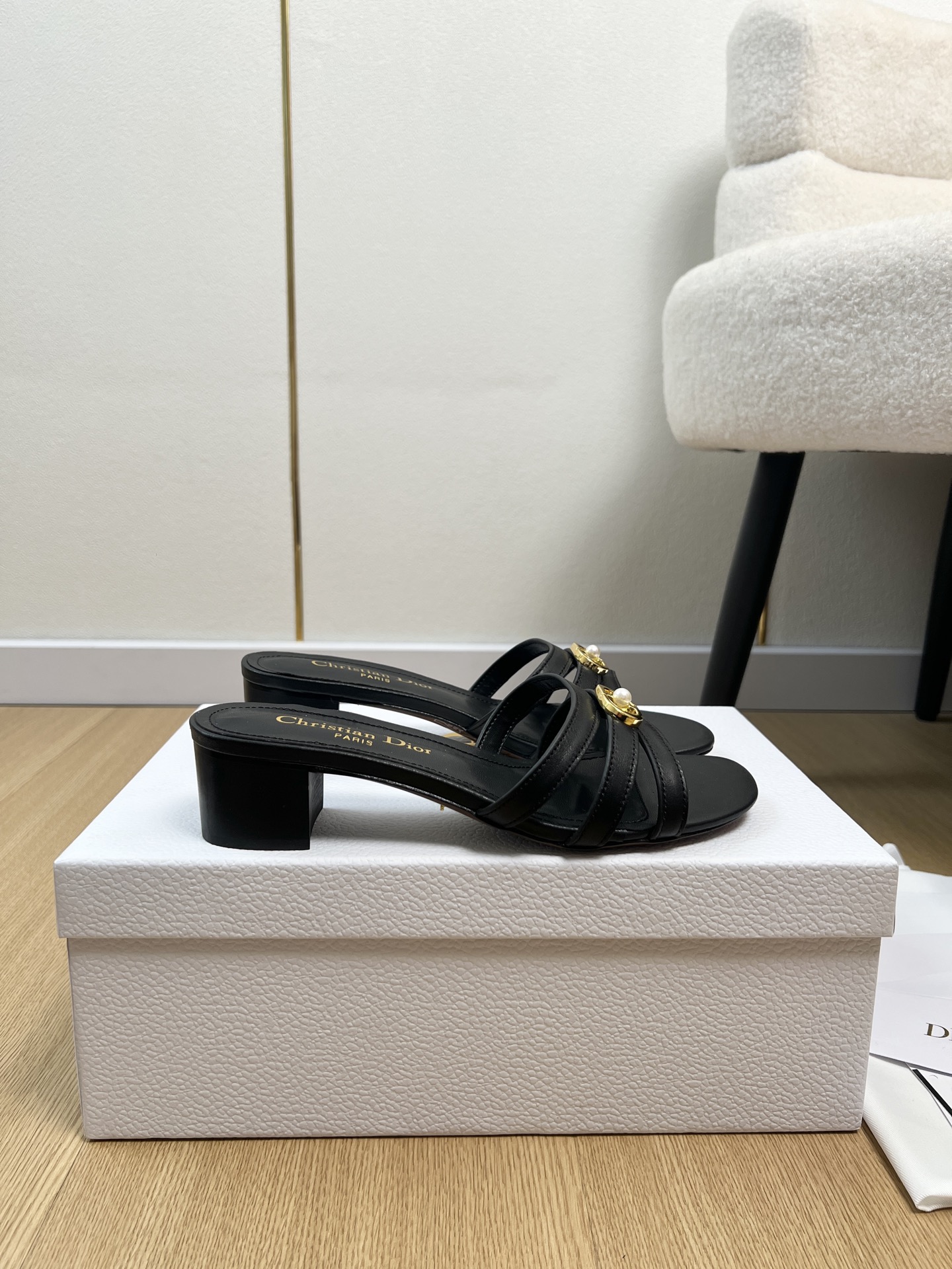 Dior Style Leather Women's Shoes style reference detail image 2 from source 785029