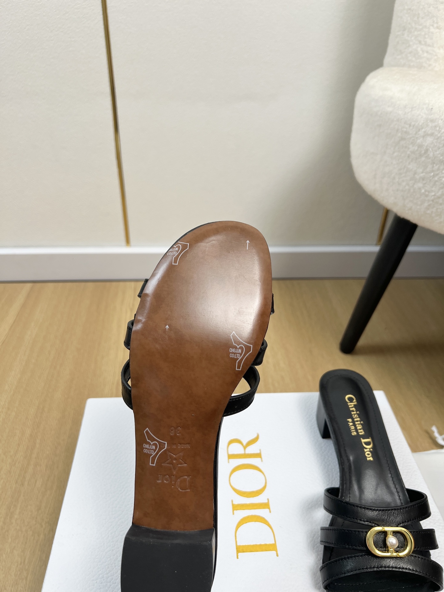 Dior Style Leather Women's Shoes style reference detail image 9 from source 785029