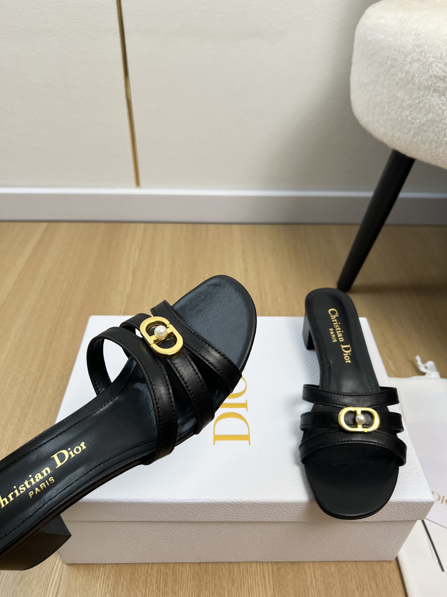 Dior Style Leather Women's Shoes style reference detail image 5 from source 785029