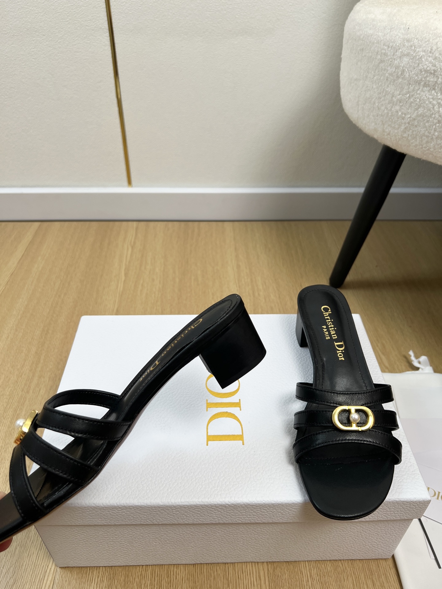 Dior Style Leather Women's Shoes style reference detail image 6 from source 785029