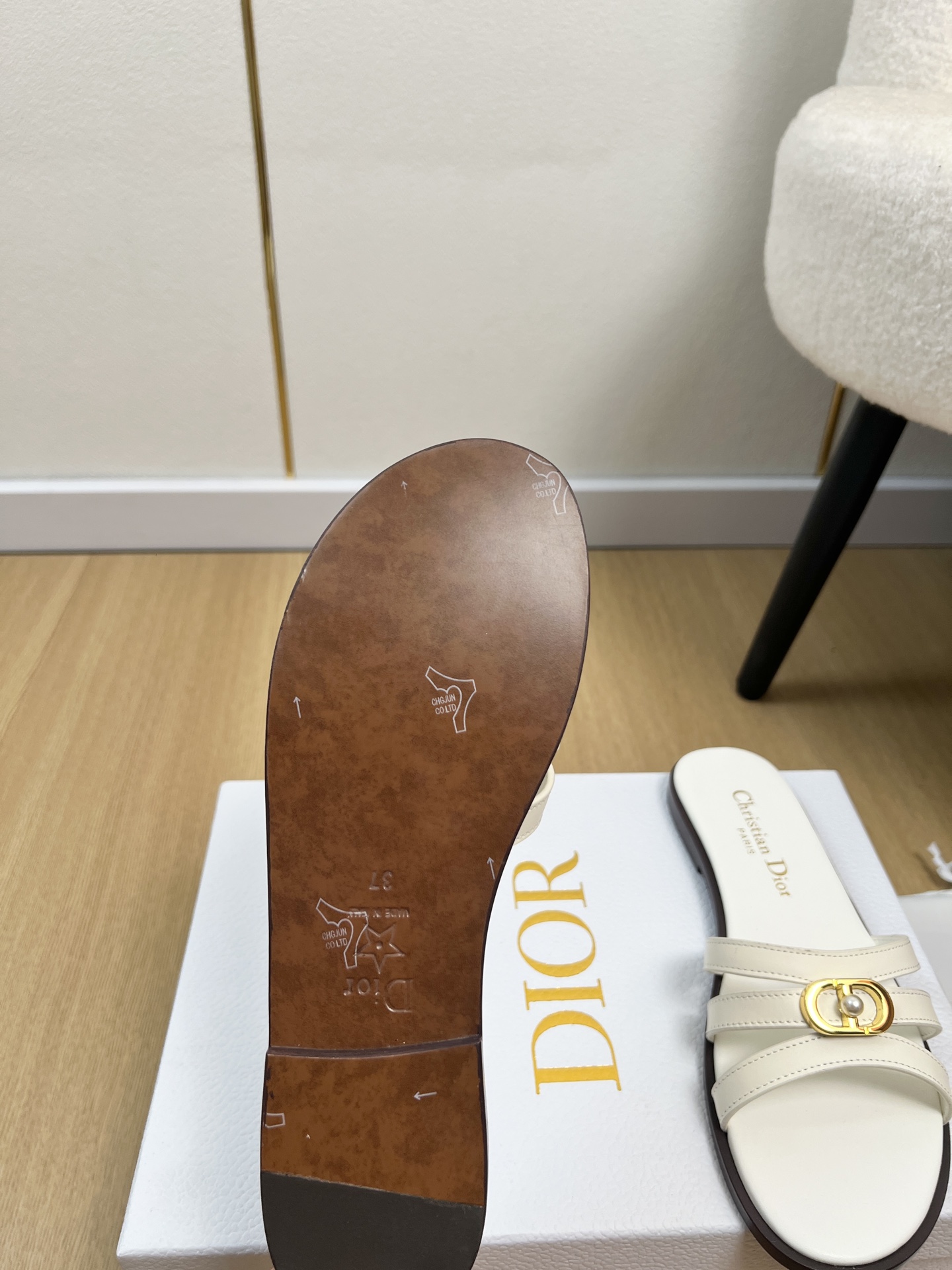 Dior Style Leather Women's Shoes style reference detail image 9 from source 785030