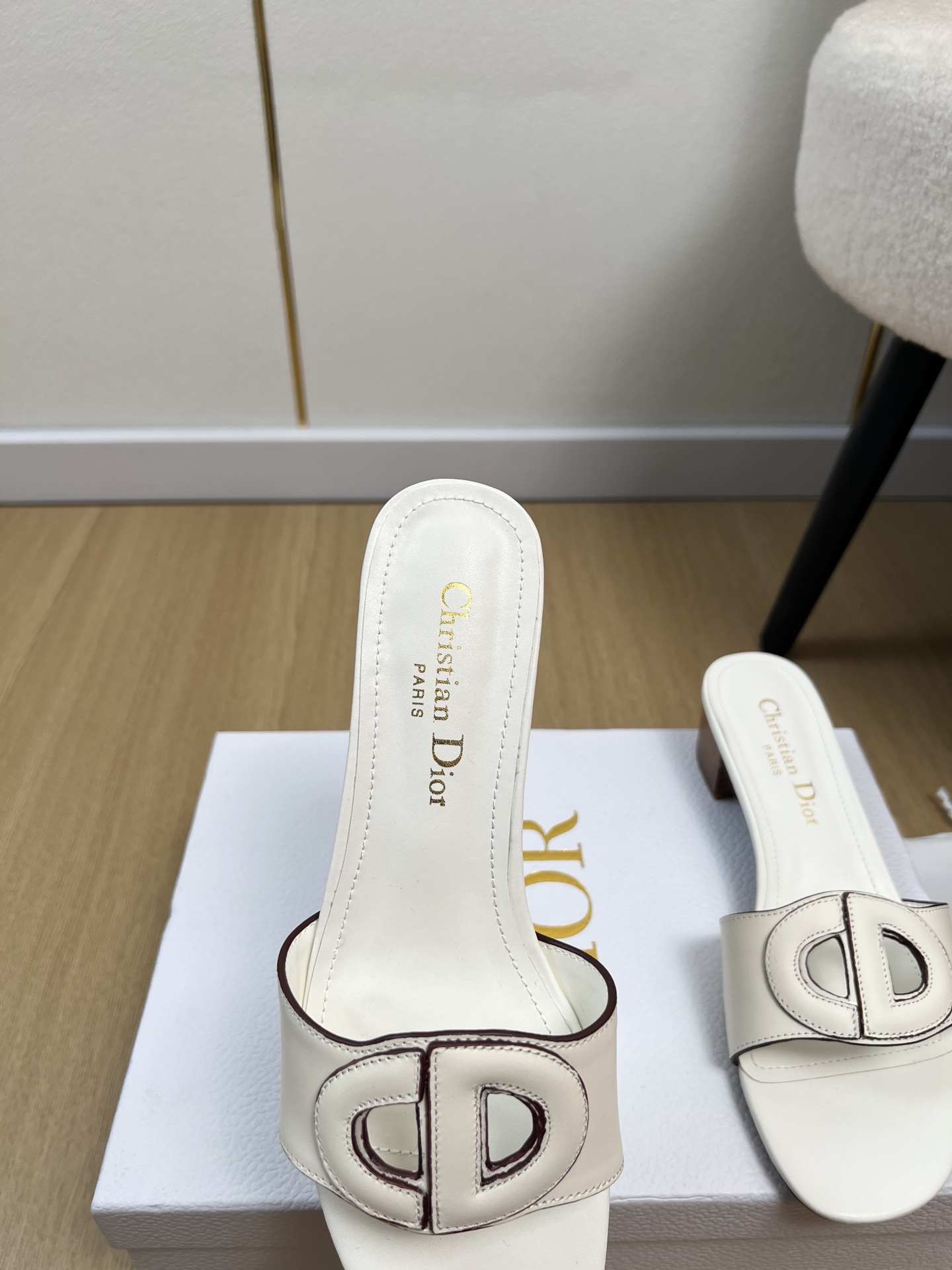Dior Style Leather Women's Shoes style reference detail image 7 from source 785034