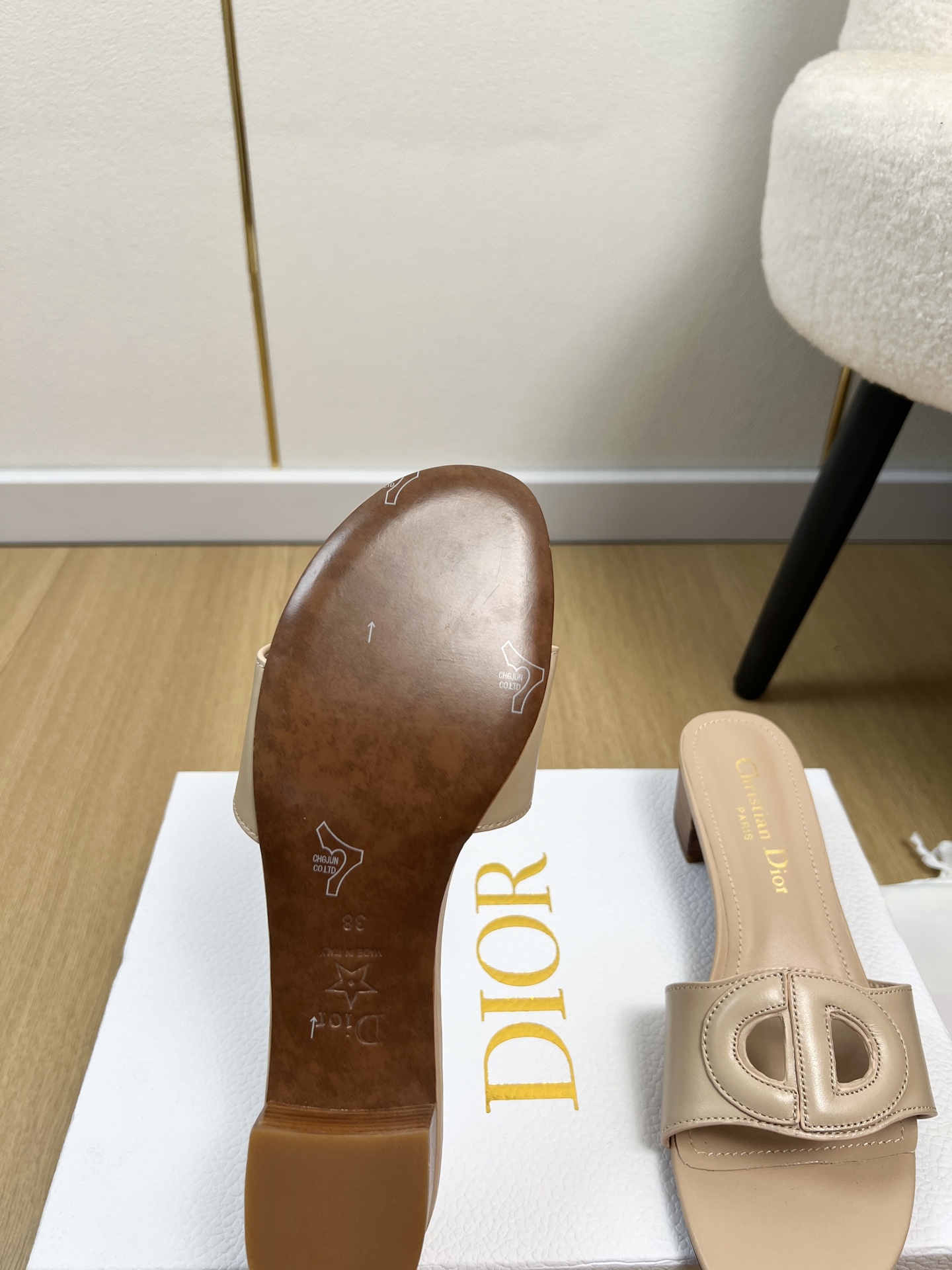 Dior Style Leather Women's Shoes style reference detail image 9 from source 785035