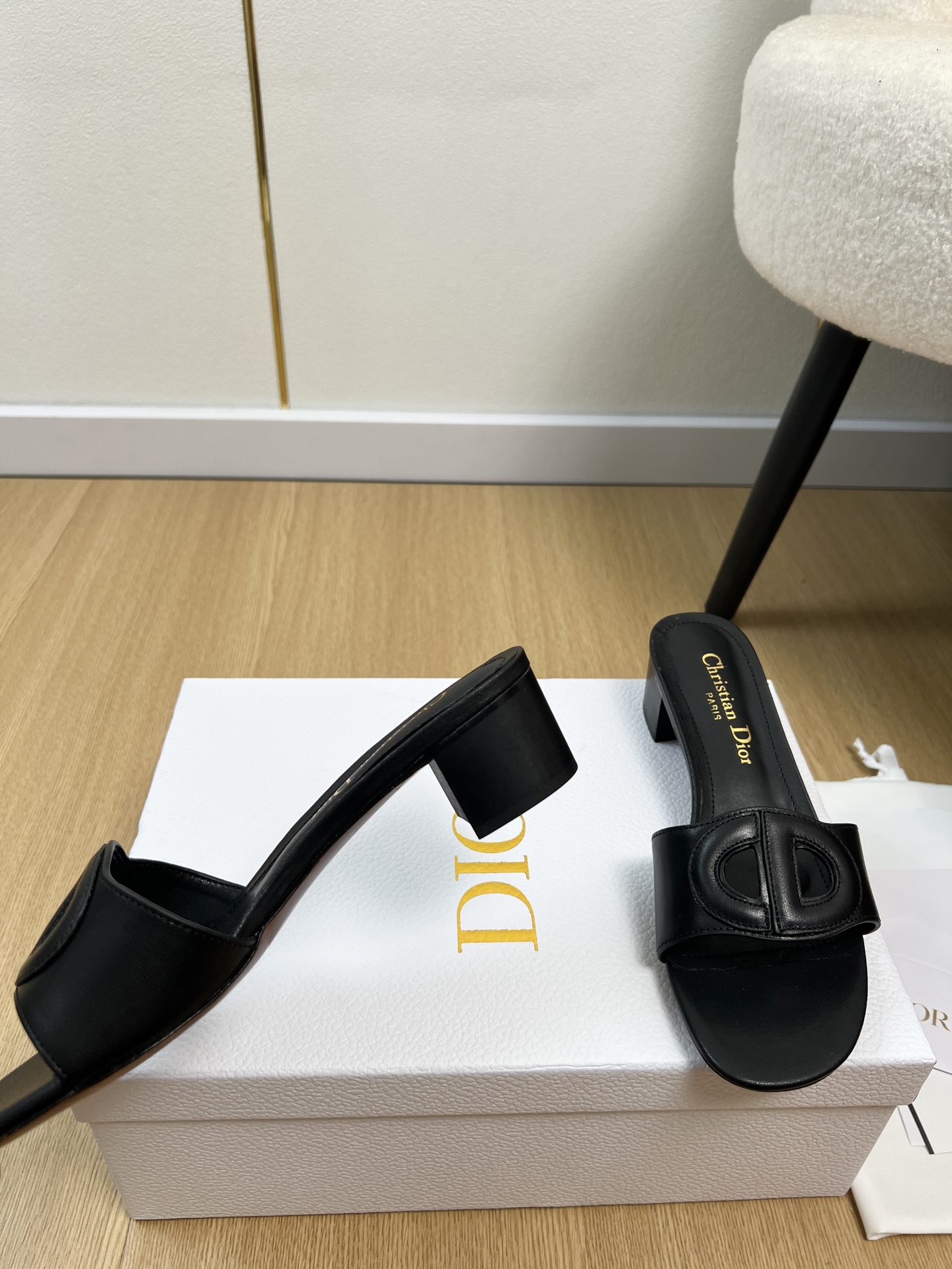 Dior Style Leather Women's Shoes style reference detail image 6 from source 785037