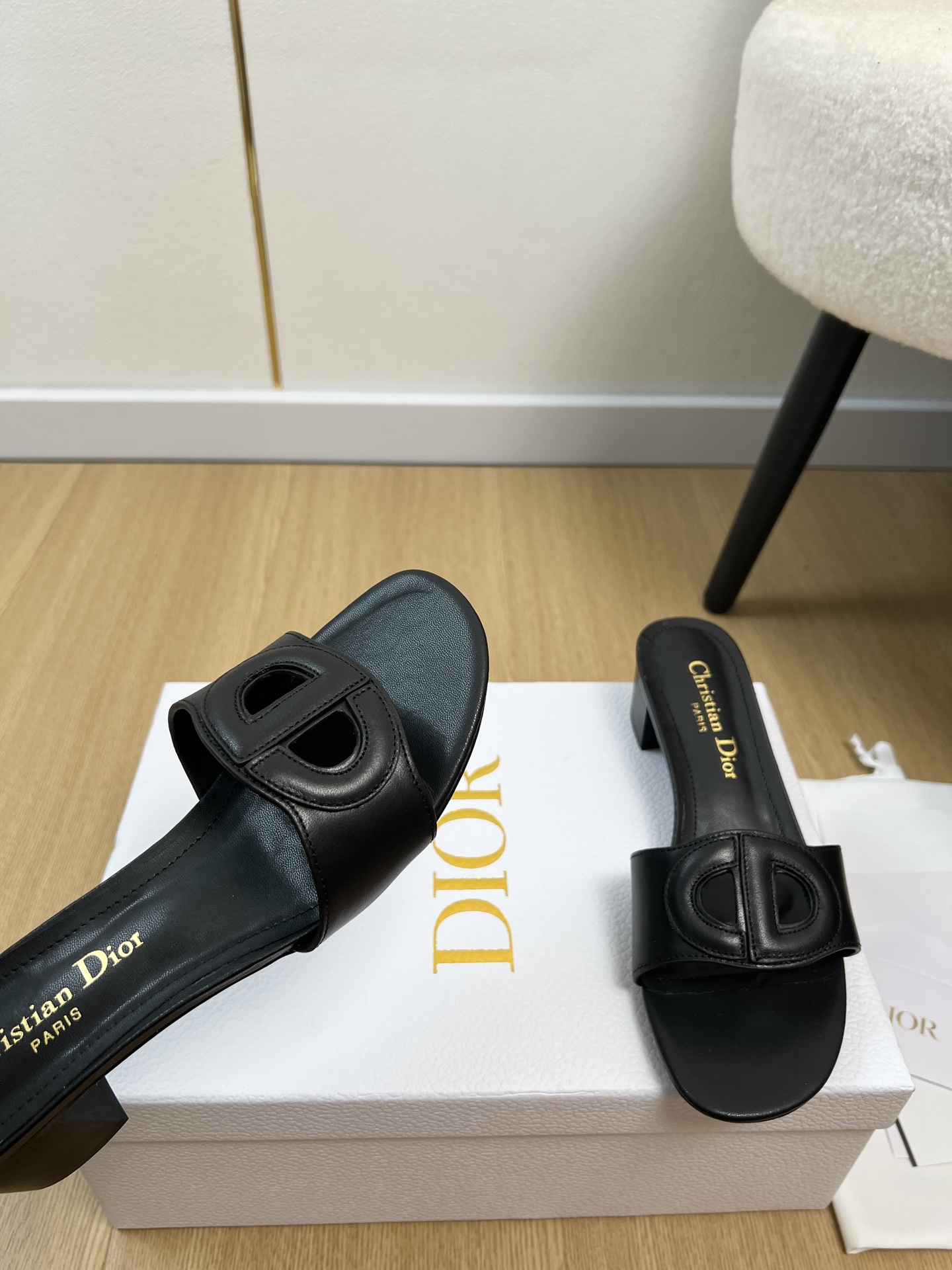 Dior Style Leather Women's Shoes style reference detail image 5 from source 785037