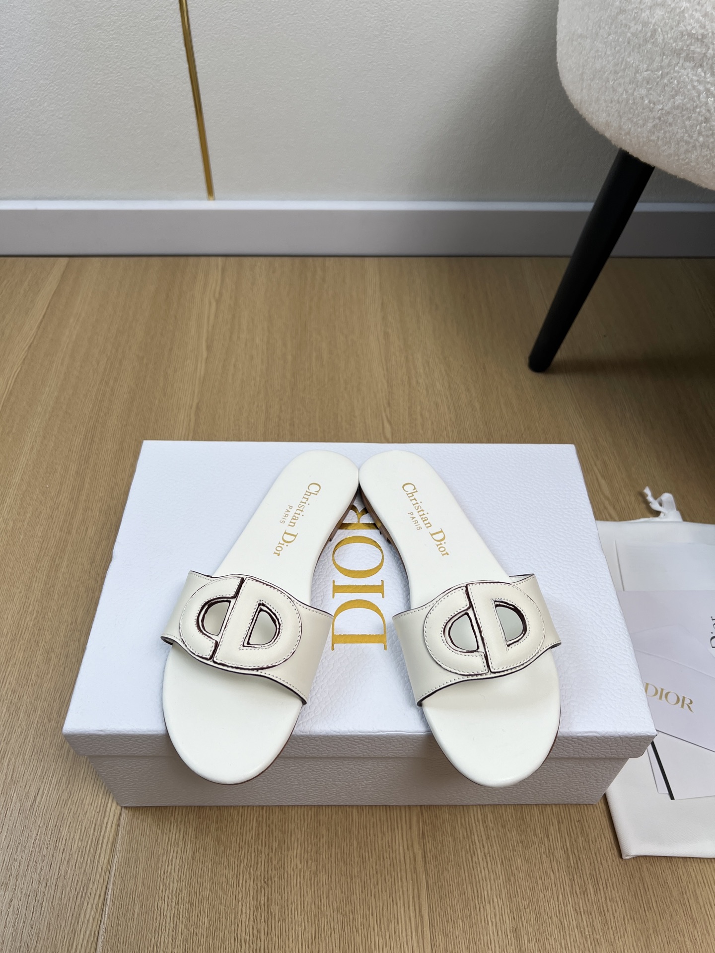 Dior Style Leather Women's Shoes style reference detail image 1 from source 785038