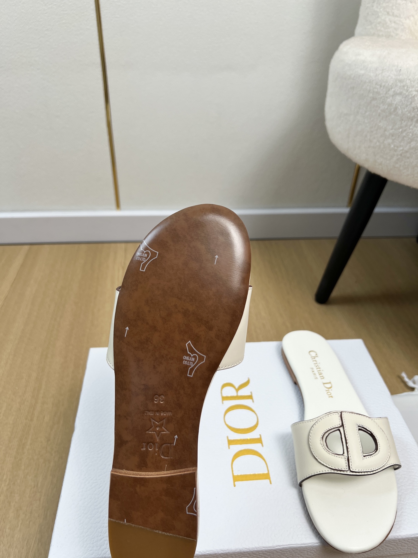 Dior Style Leather Women's Shoes style reference detail image 9 from source 785038