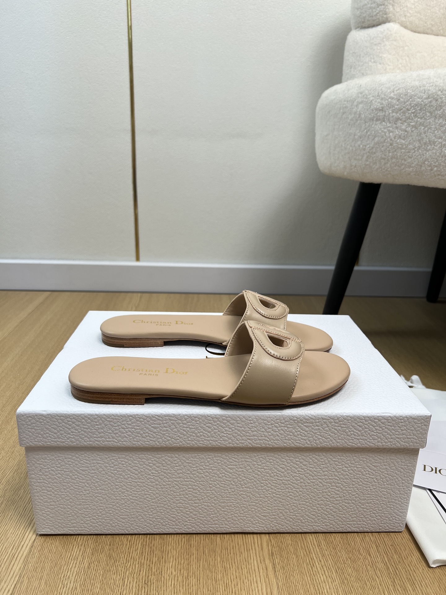 Dior Style Leather Women's Shoes style reference detail image 2 from source 785039