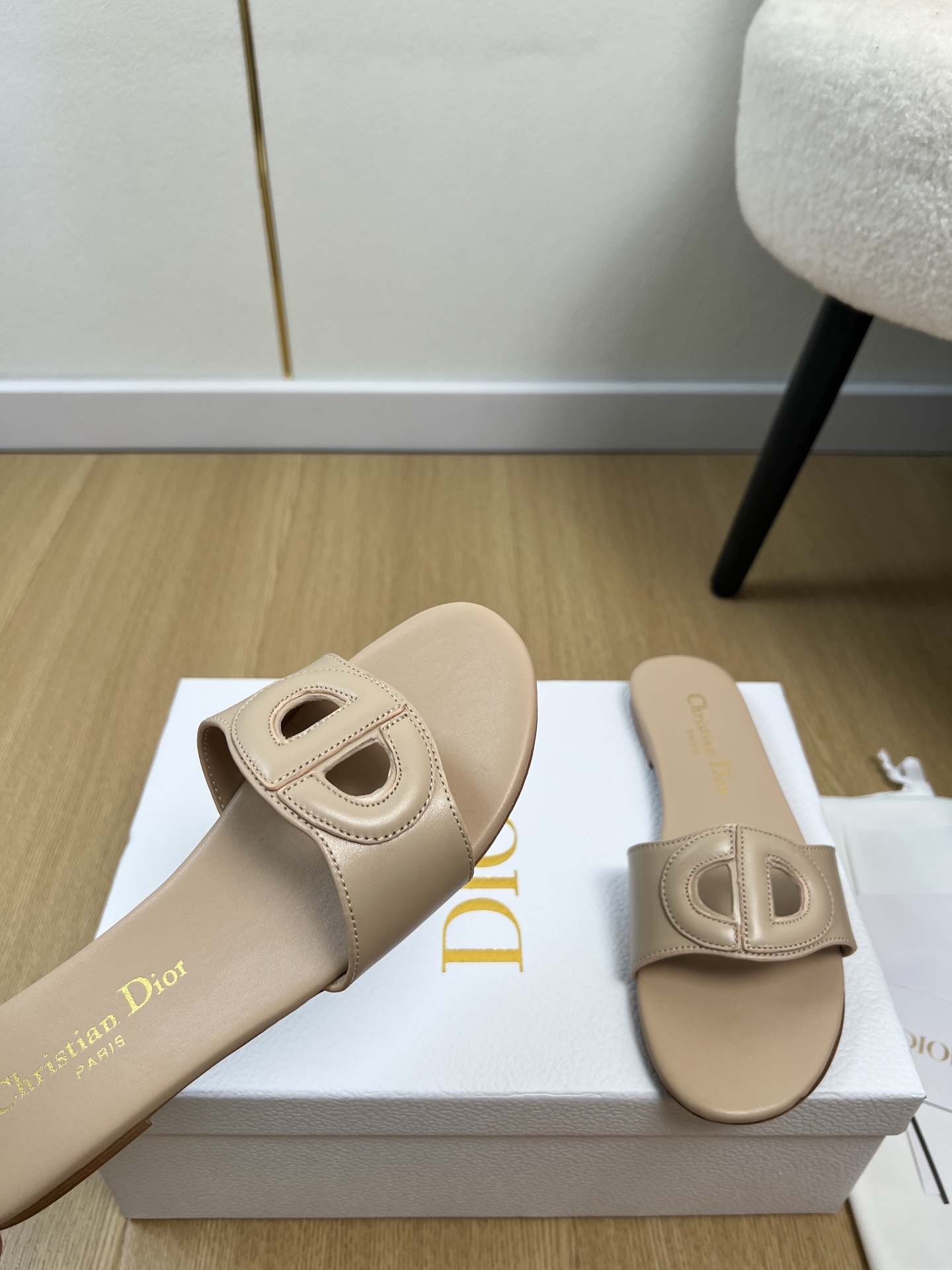 Dior Style Leather Women's Shoes style reference detail image 5 from source 785039