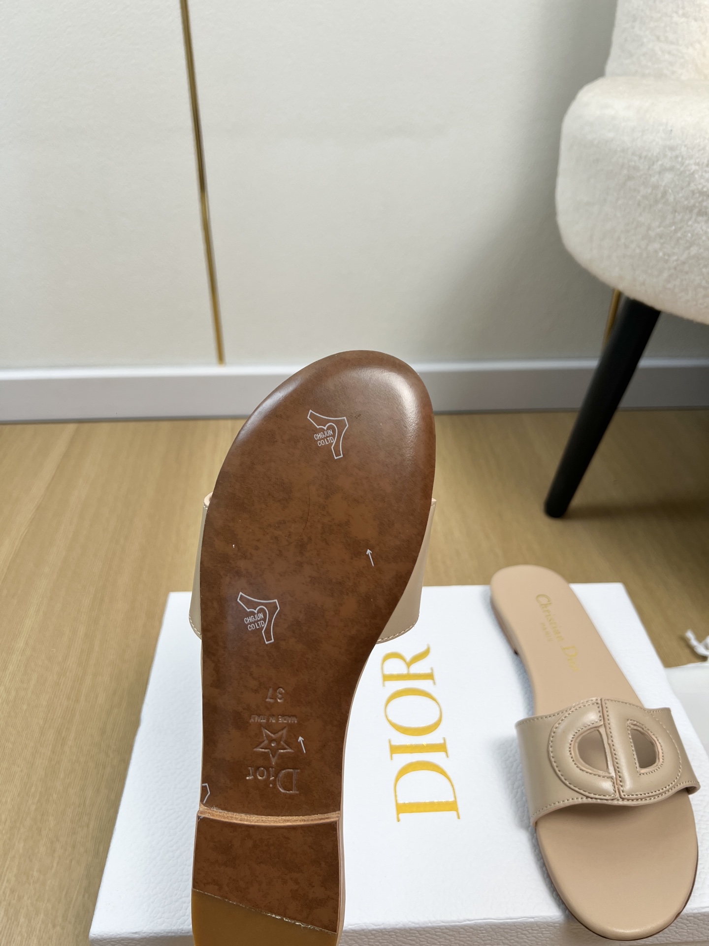 Dior Style Leather Women's Shoes style reference detail image 9 from source 785039