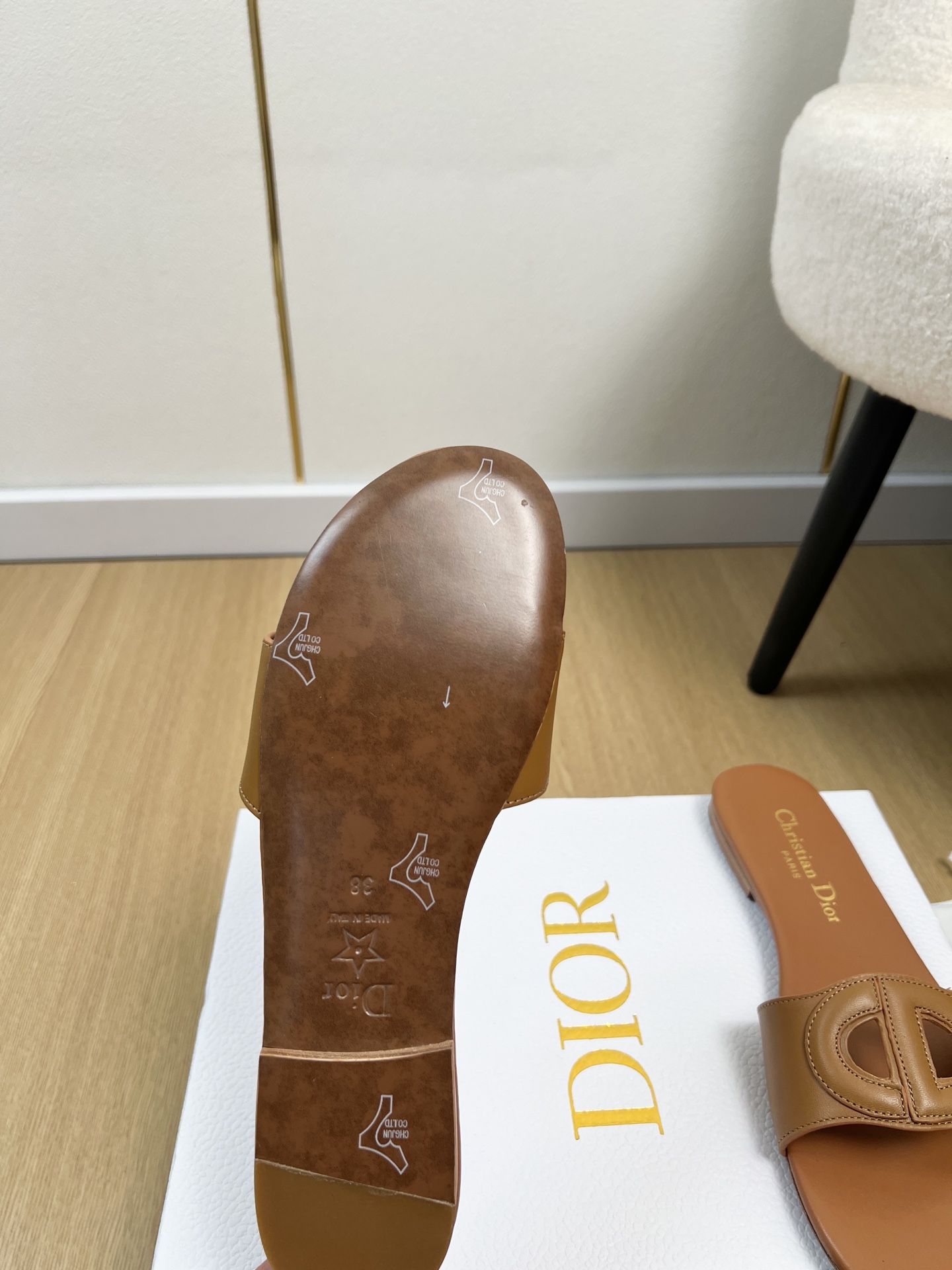 Dior Style Leather Women's Shoes style reference detail image 9 from source 785040