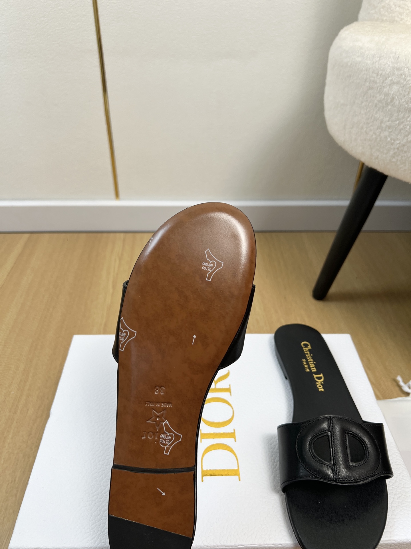 Dior Style Leather Women's Shoes style reference detail image 9 from source 785041
