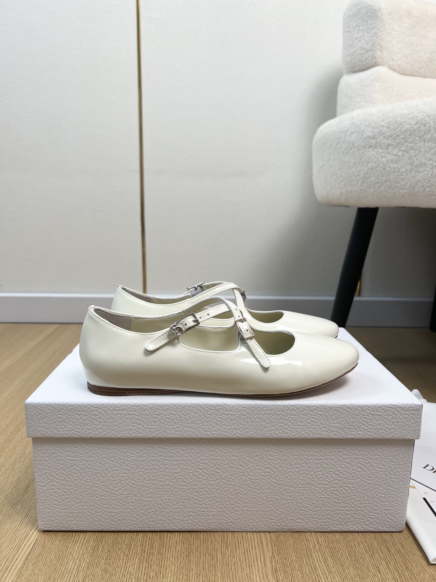 Dior Style Leather Women's Shoes style reference detail image 2 from source 785045