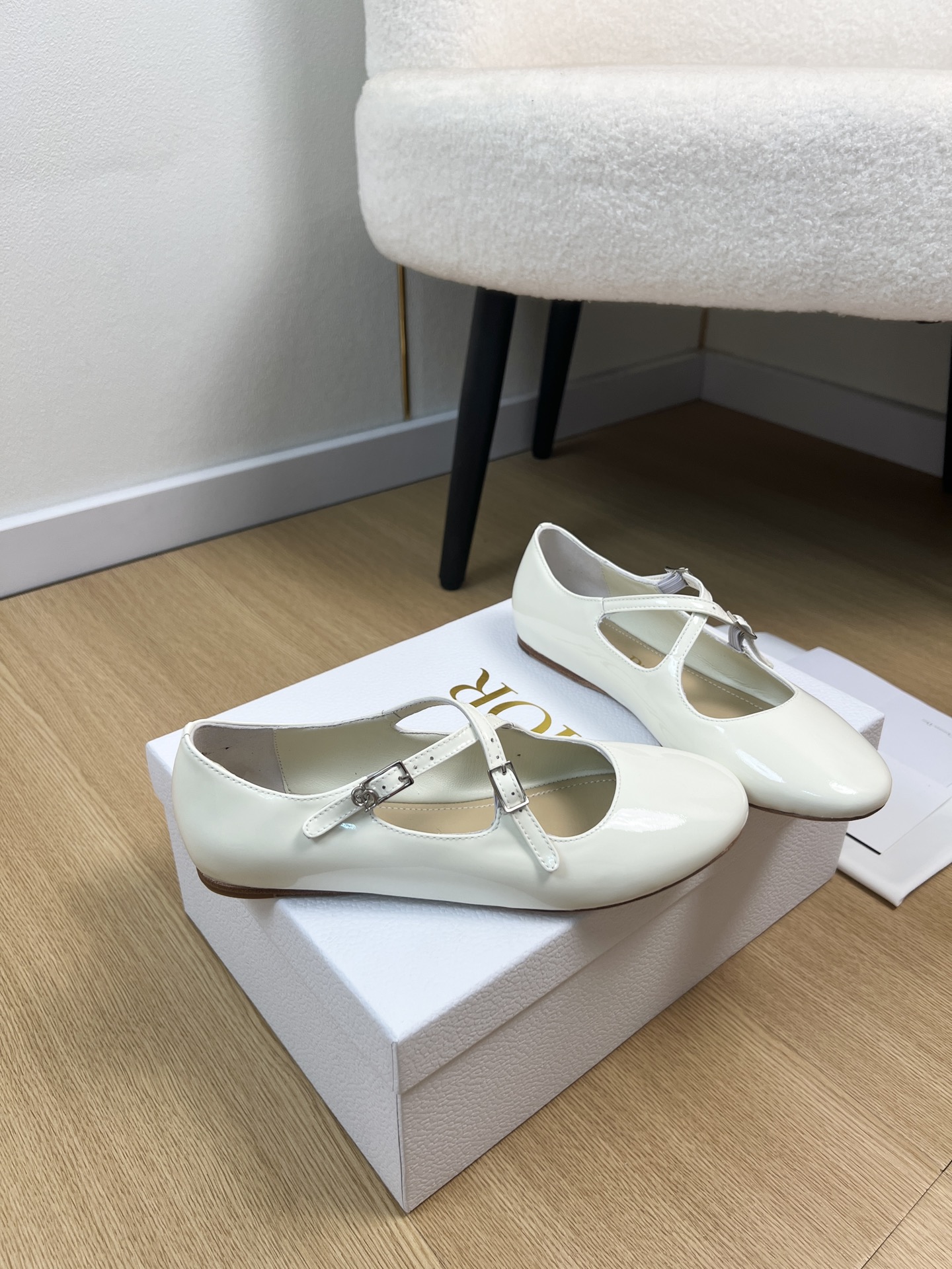 Dior Style Leather Women's Shoes style reference detail image 3 from source 785045