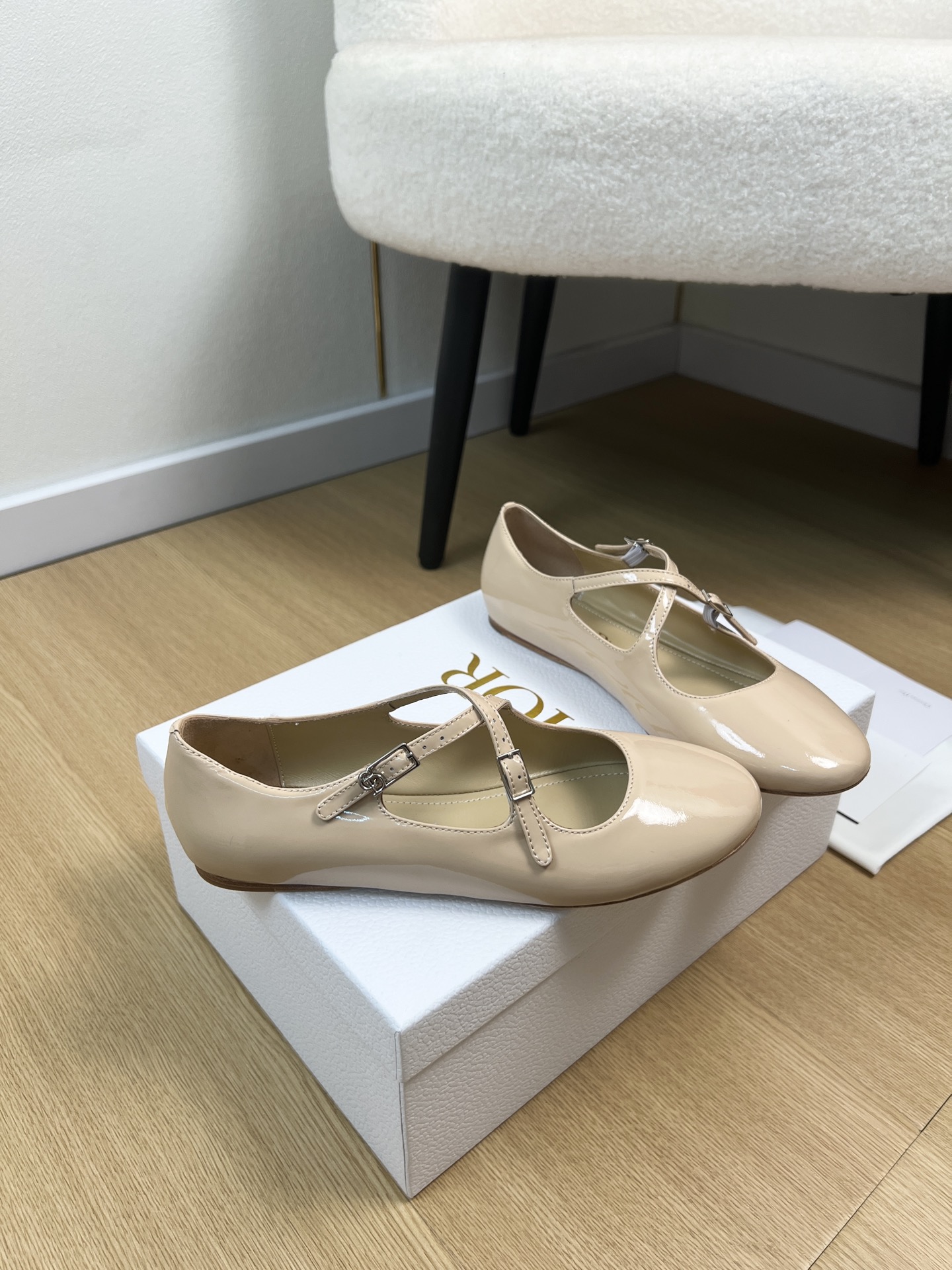 Dior Style Leather Women's Shoes style reference detail image 3 from source 785046