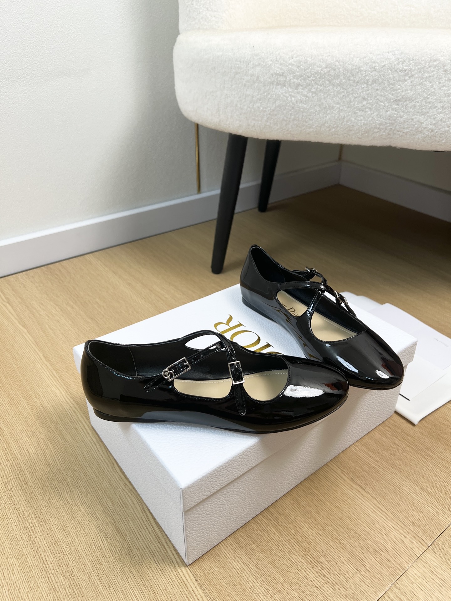 Dior Style Leather Women's Shoes style reference detail image 3 from source 785047