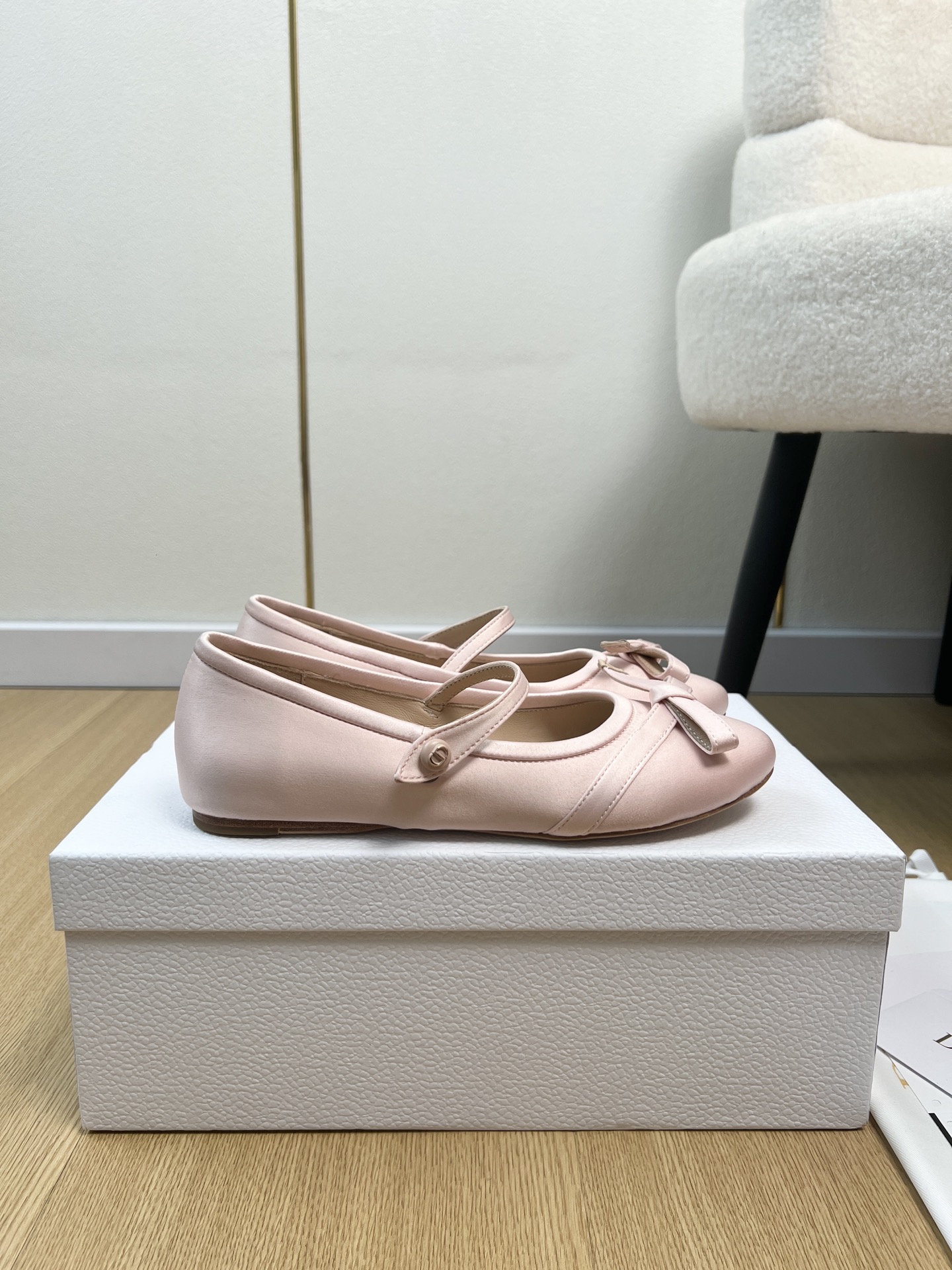 Dior Style Leather Women's Shoes style reference detail image 2 from source 785048