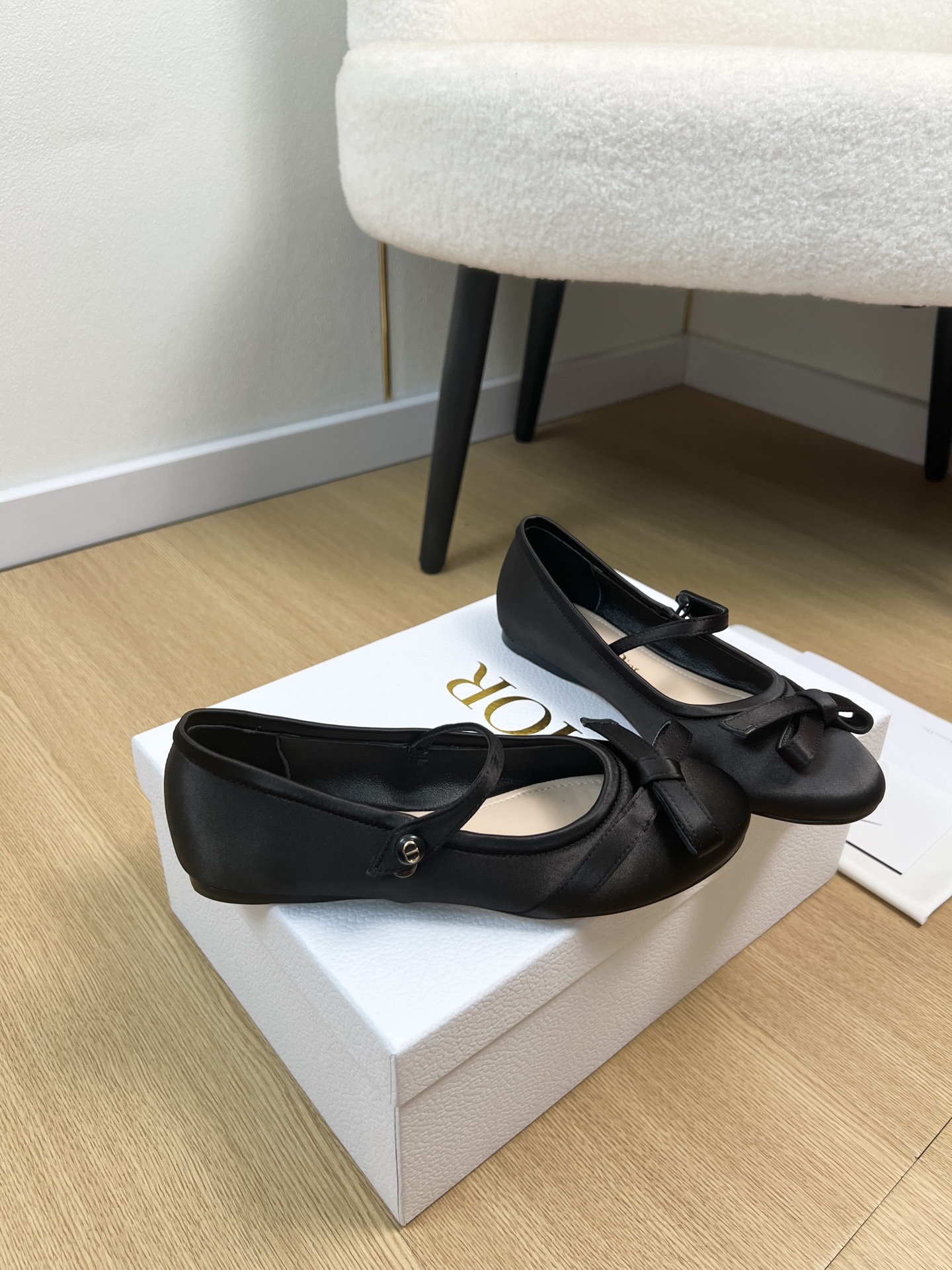 Dior Style Leather Women's Shoes style reference detail image 3 from source 785049