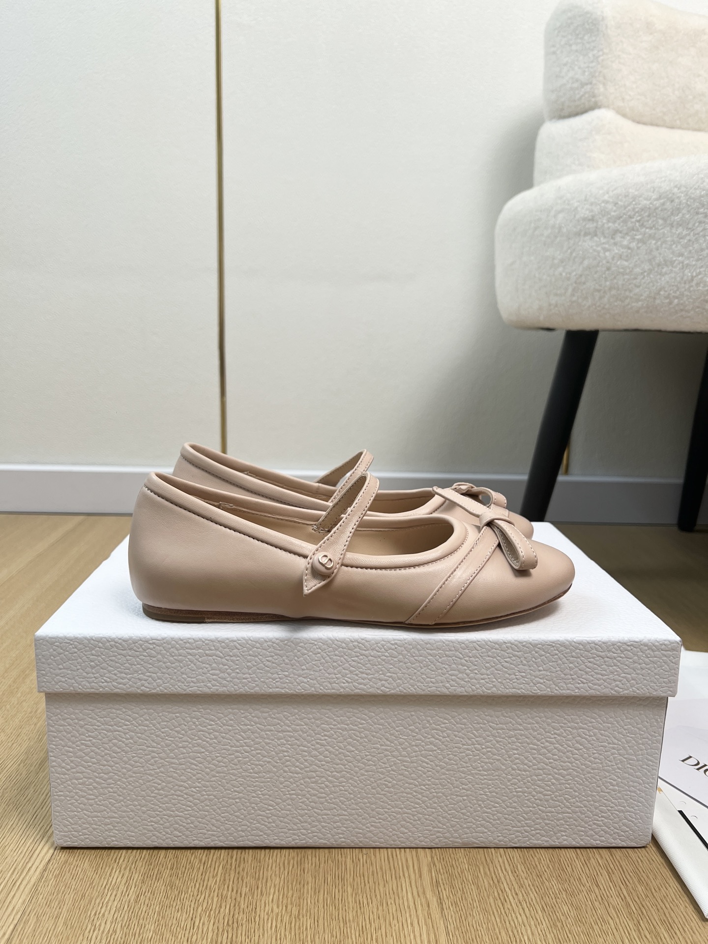 Dior Style Leather Women's Shoes style reference detail image 2 from source 785050