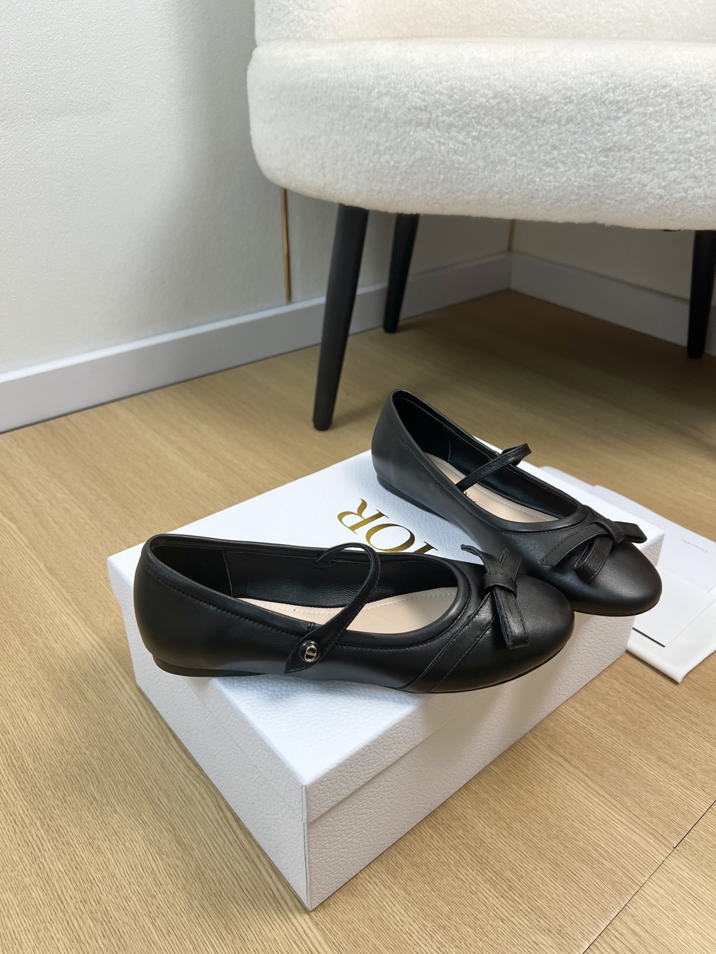 Dior Style Leather Women's Shoes style reference detail image 3 from source 785051