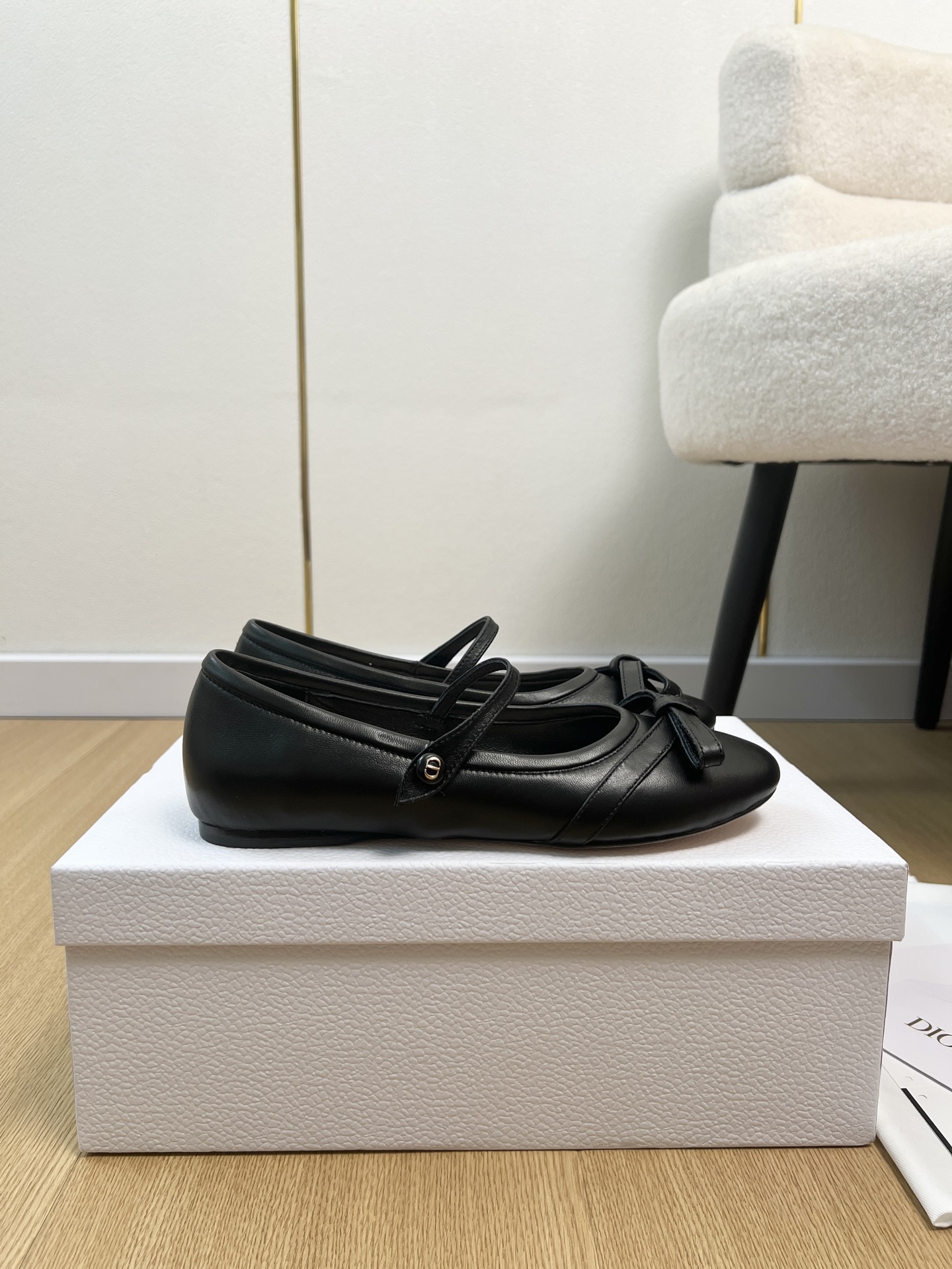 Dior Style Leather Women's Shoes style reference detail image 2 from source 785051