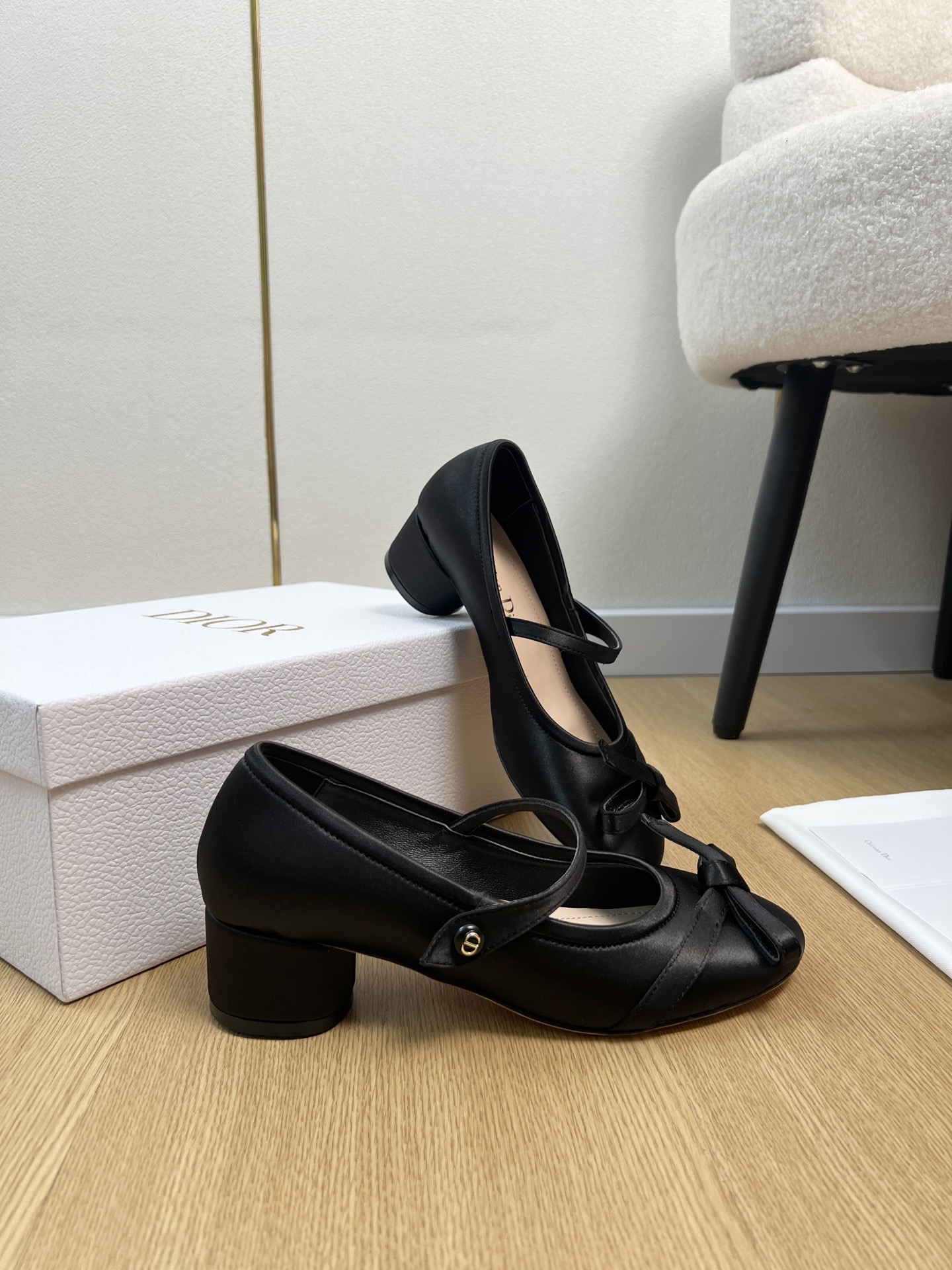 Dior Style Leather Women's Shoes style reference detail image 4 from source 785053