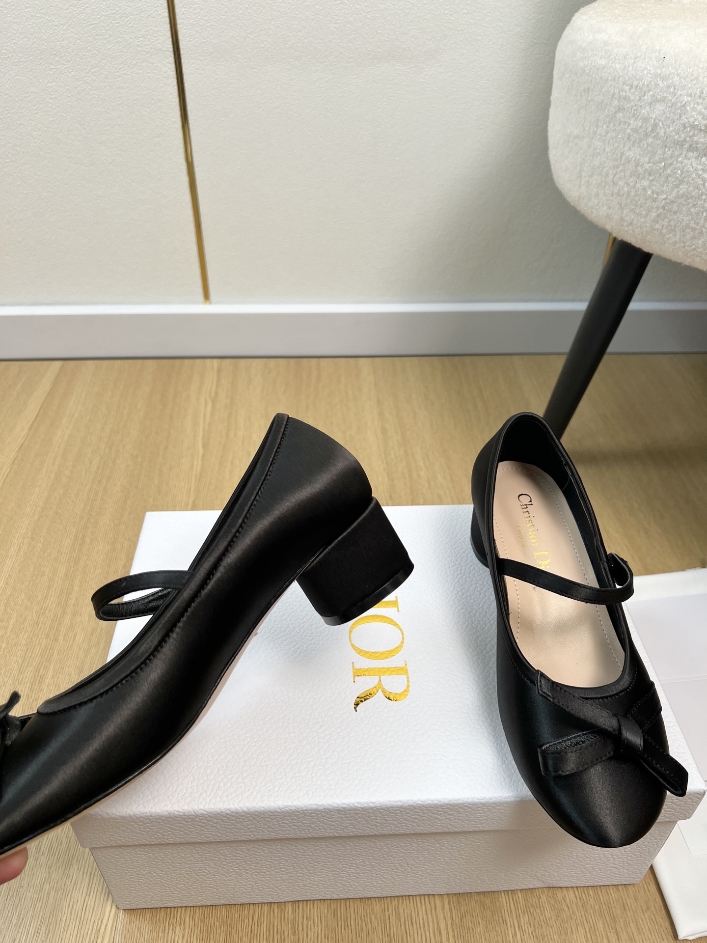 Dior Style Leather Women's Shoes style reference detail image 6 from source 785053