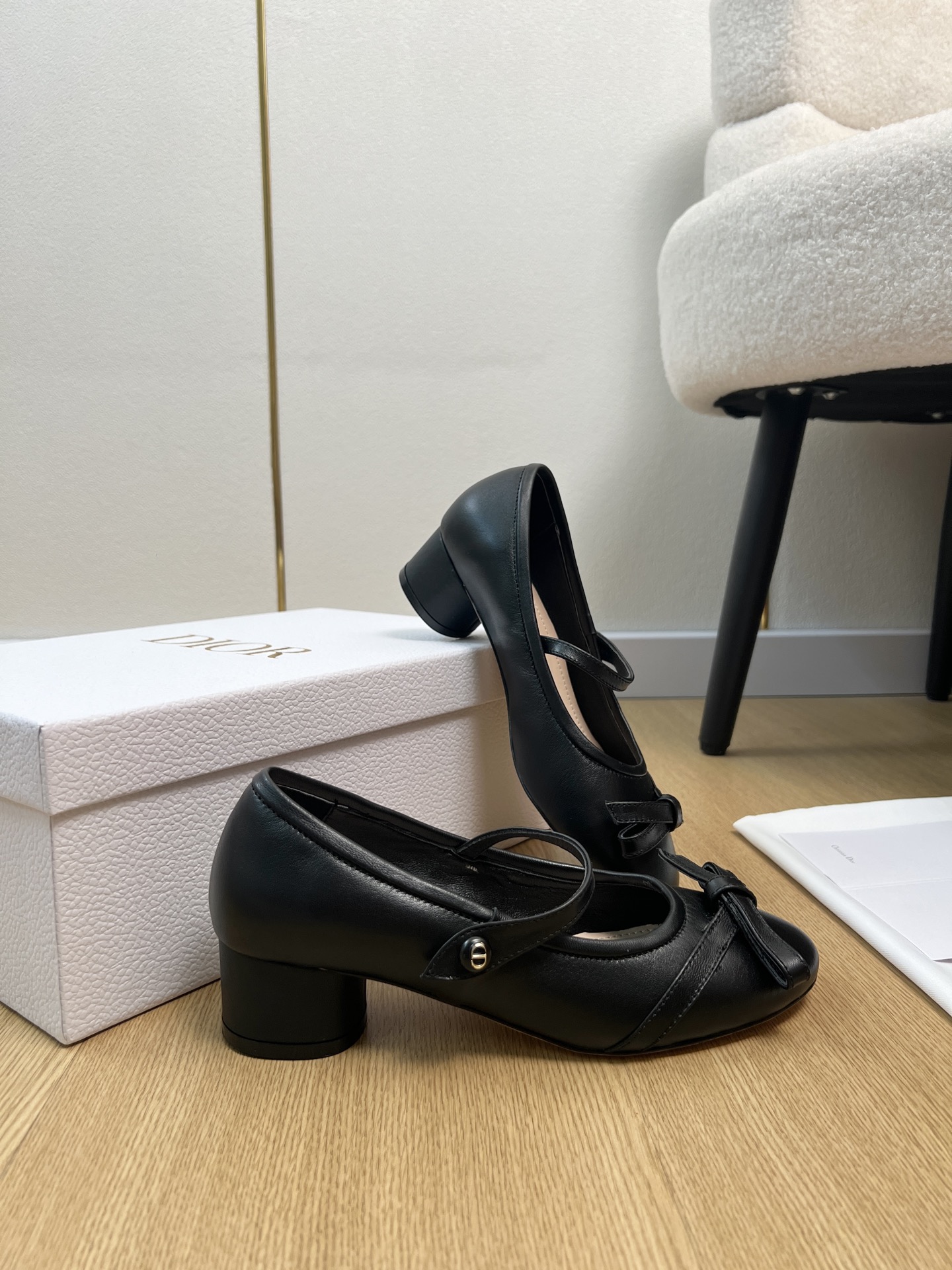 Dior Style Leather Women's Shoes style reference detail image 4 from source 785055
