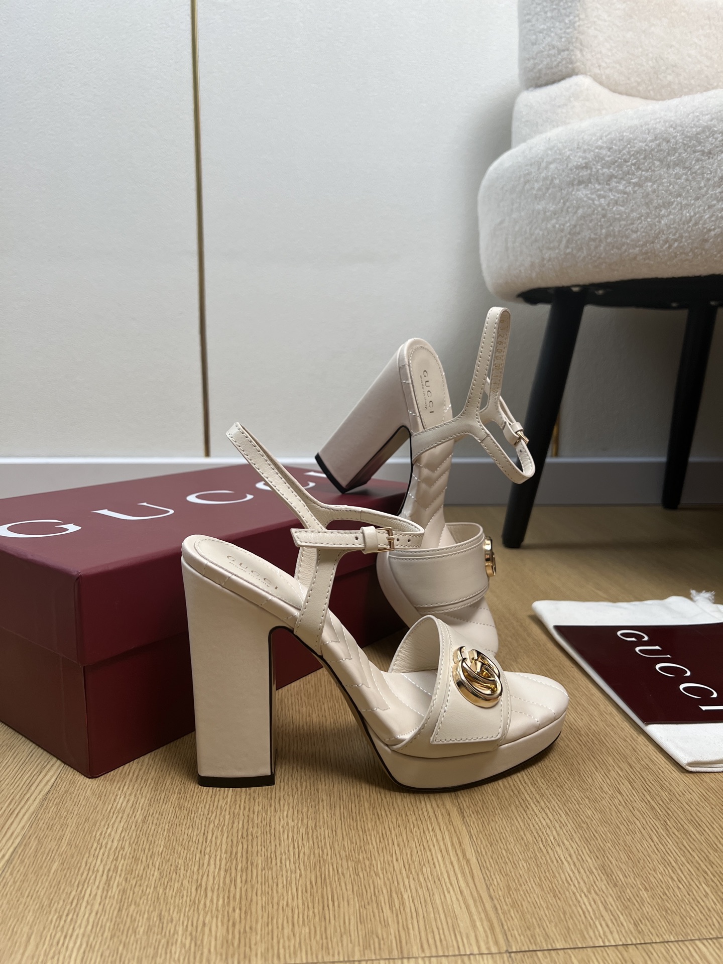 Gucci Style Leather Women's Shoes style reference detail image 4 from source 784701