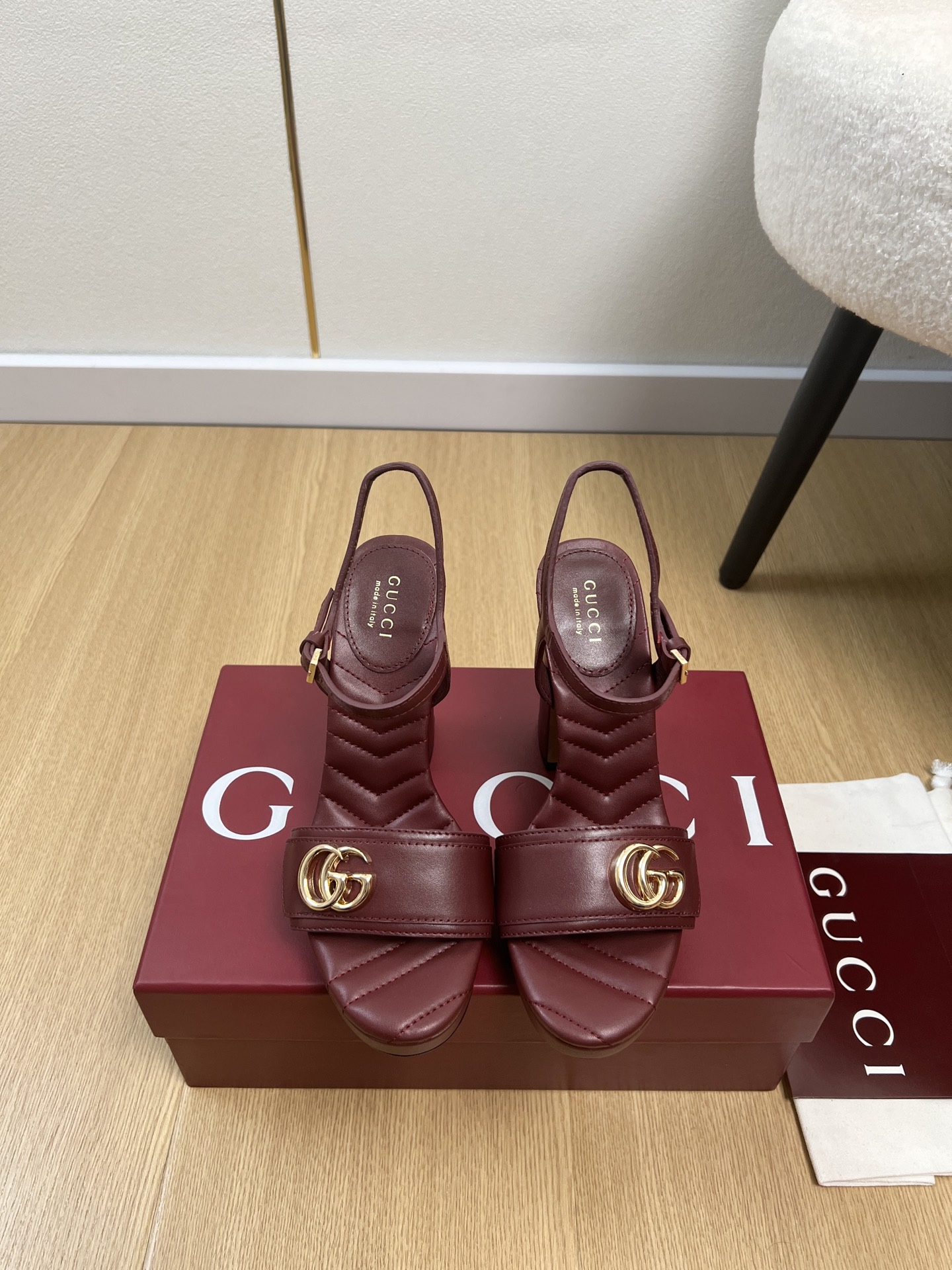 Gucci Style Leather Women's Shoes style reference detail image 1 from source 784703