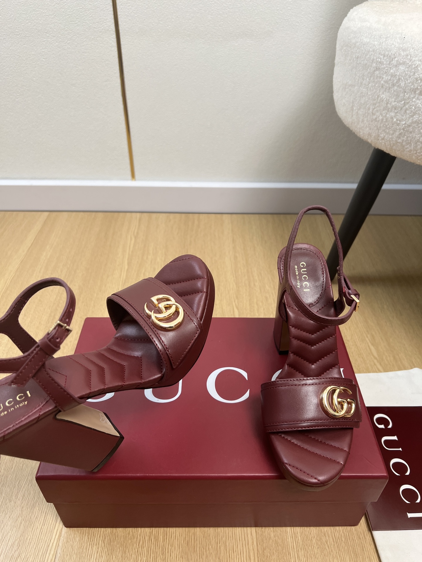 Gucci Style Leather Women's Shoes style reference detail image 5 from source 784703