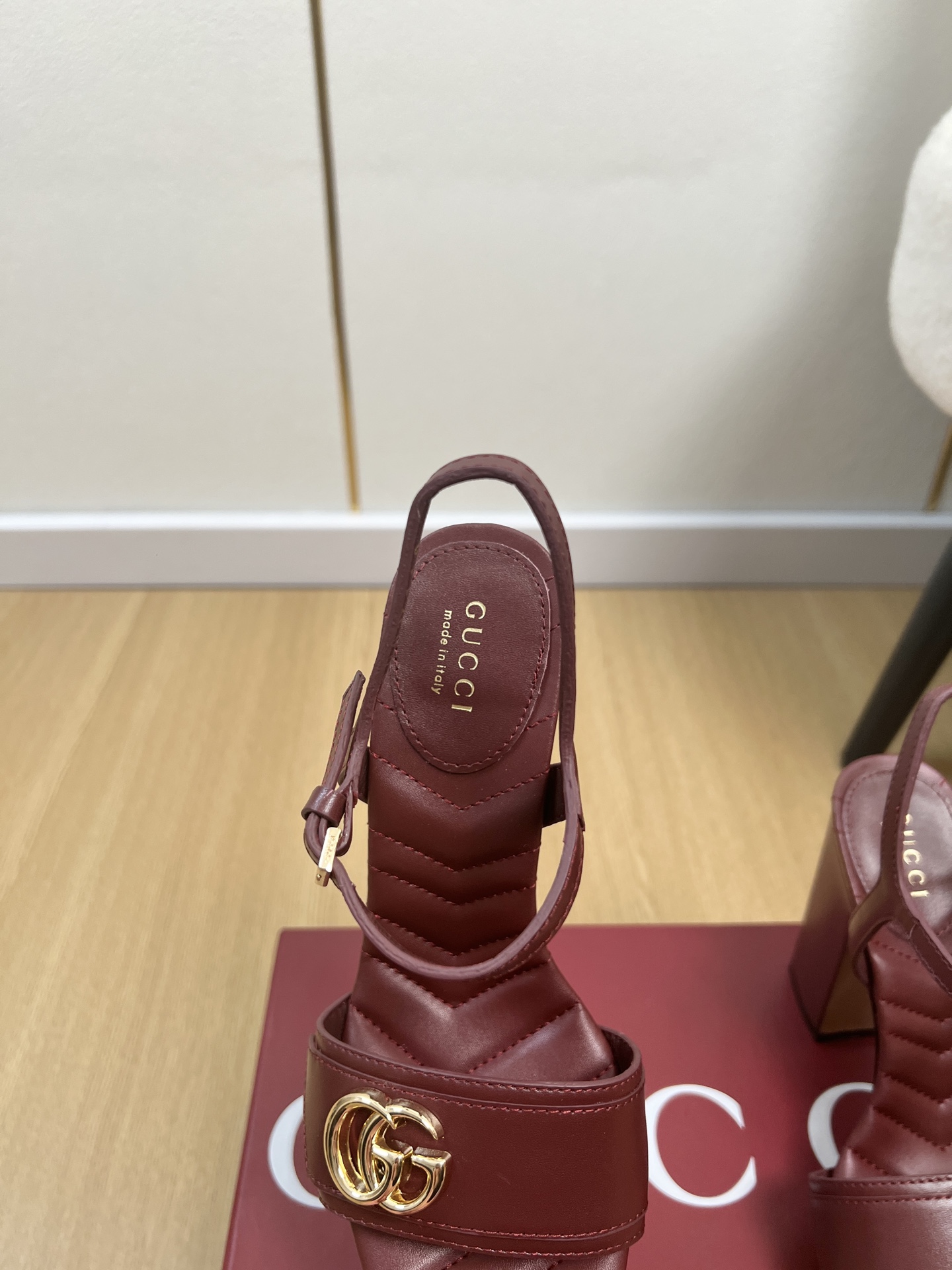 Gucci Style Leather Women's Shoes style reference detail image 7 from source 784703