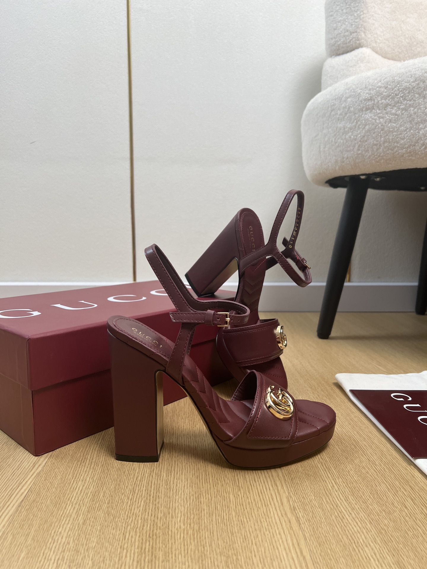 Gucci Style Leather Women's Shoes style reference detail image 4 from source 784703