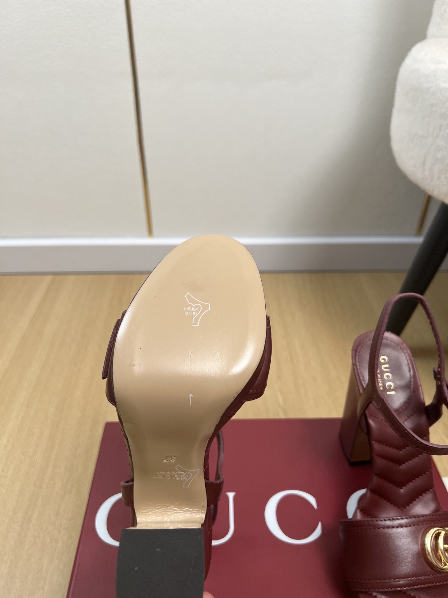 Gucci Style Leather Women's Shoes style reference detail image 9 from source 784703