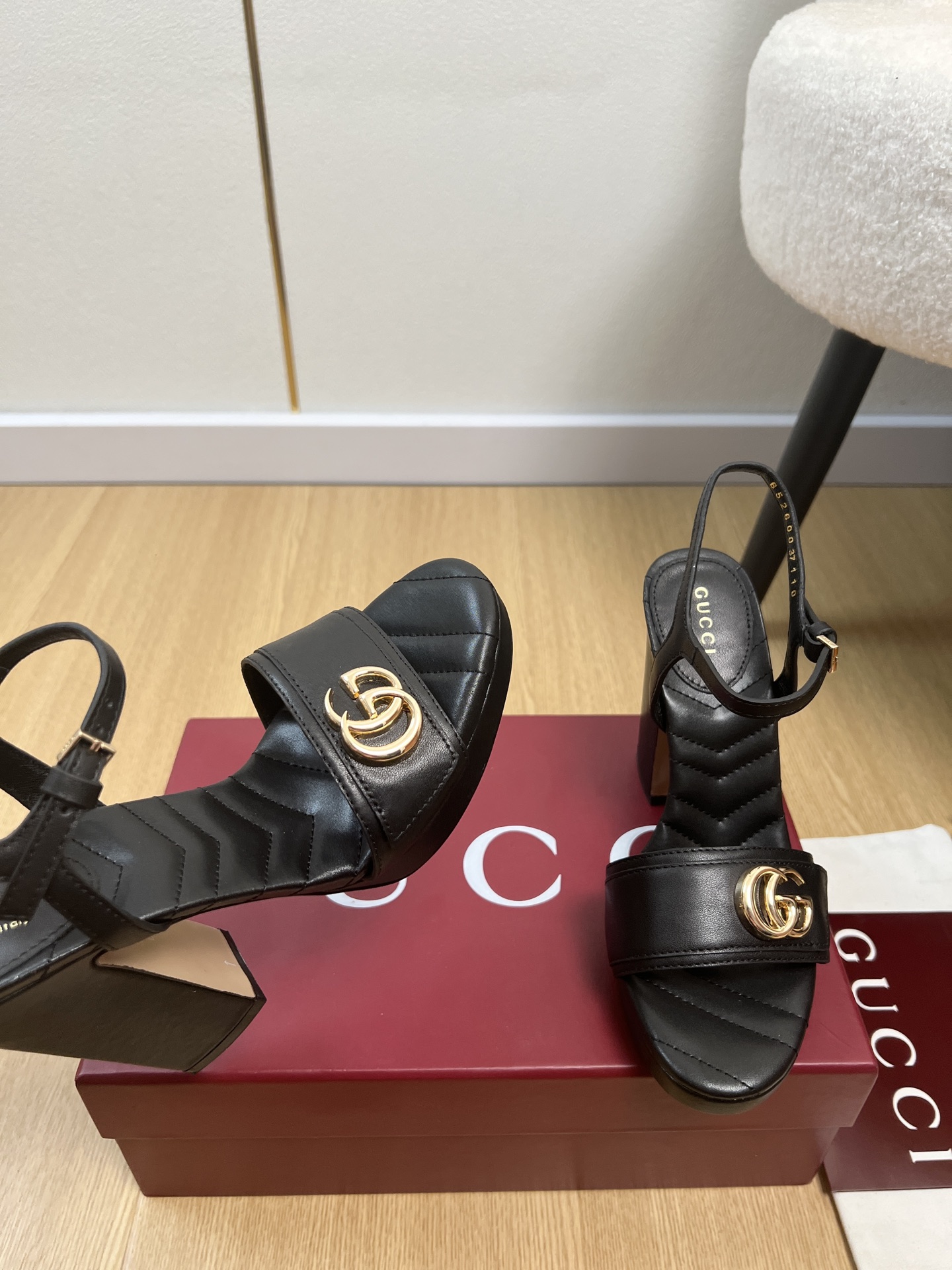 Gucci Style Leather Women's Shoes style reference detail image 5 from source 784704