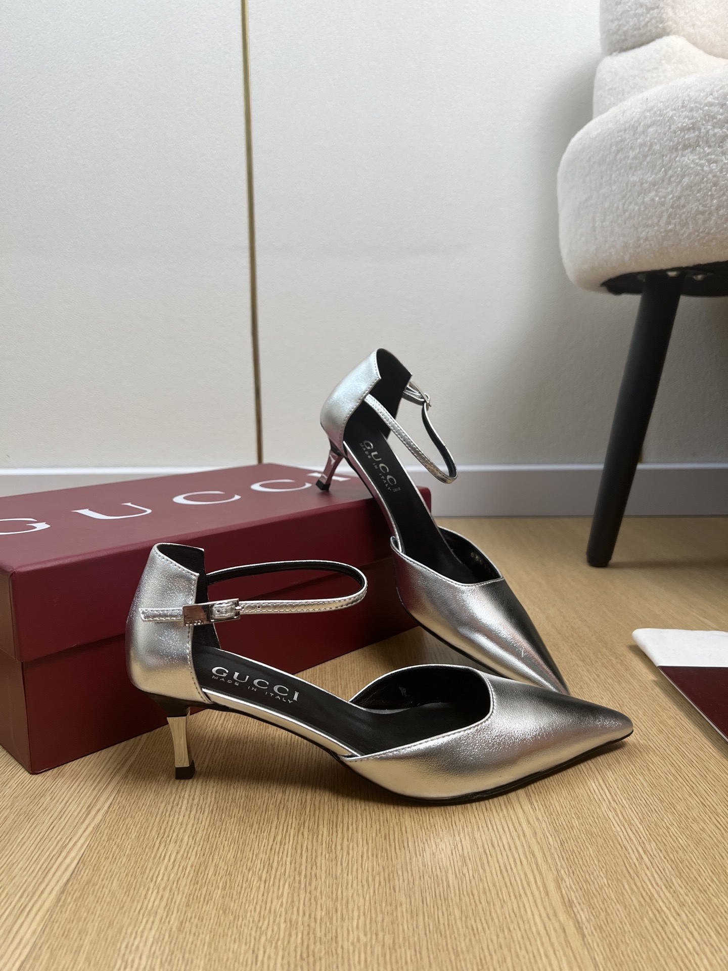 Gucci Style Leather Women's Shoes style reference detail image 4 from source 784705