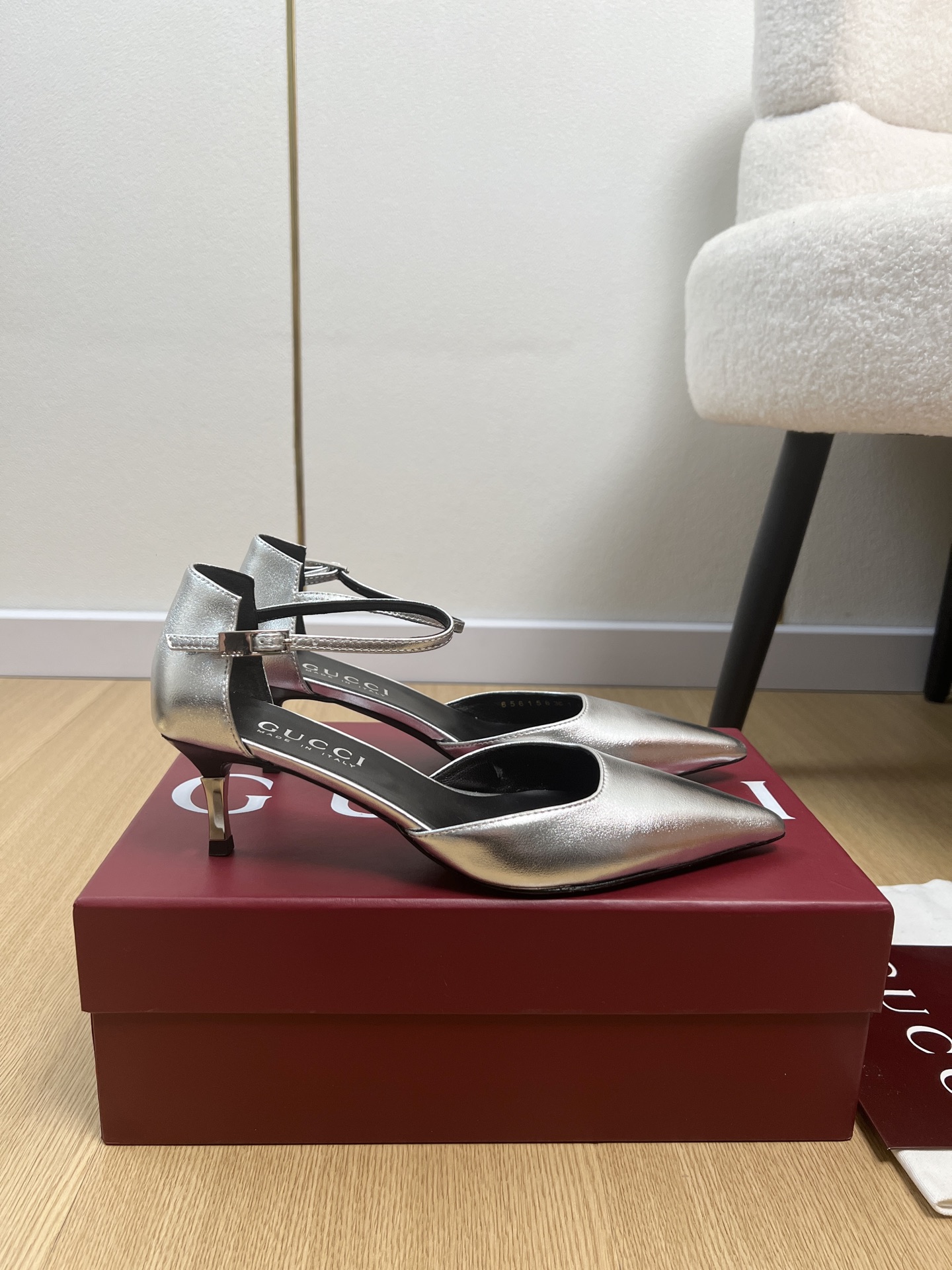 Gucci Style Leather Women's Shoes style reference detail image 2 from source 784705