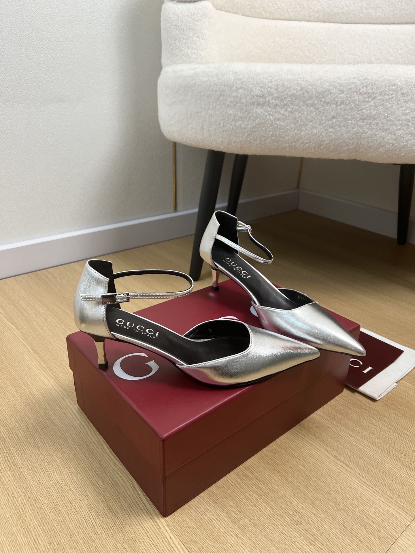 Gucci Style Leather Women's Shoes style reference detail image 3 from source 784705
