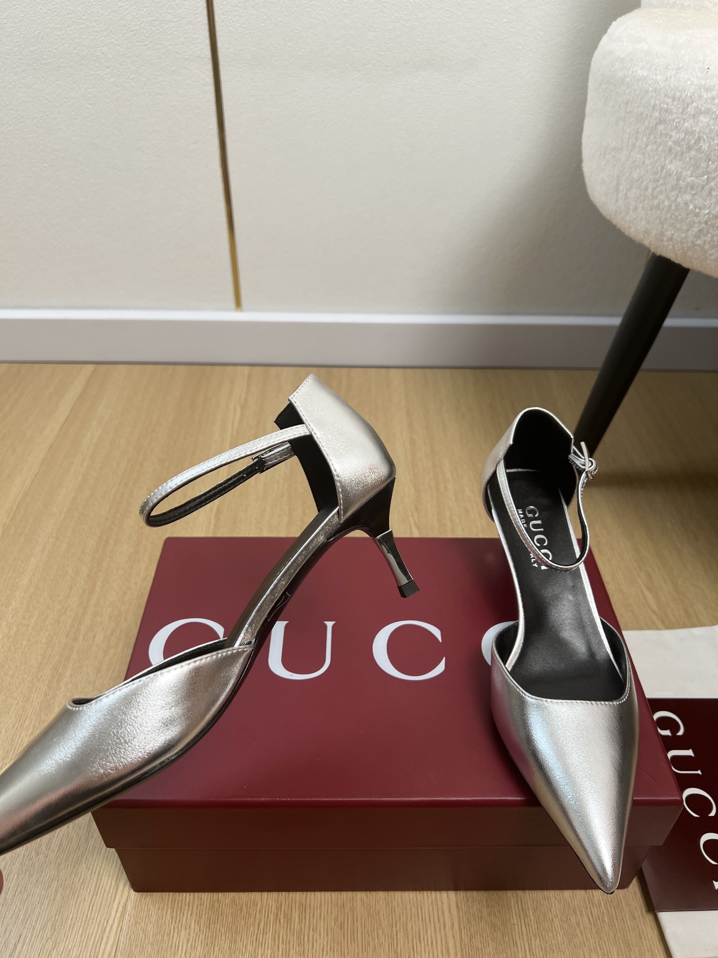 Gucci Style Leather Women's Shoes style reference detail image 6 from source 784705