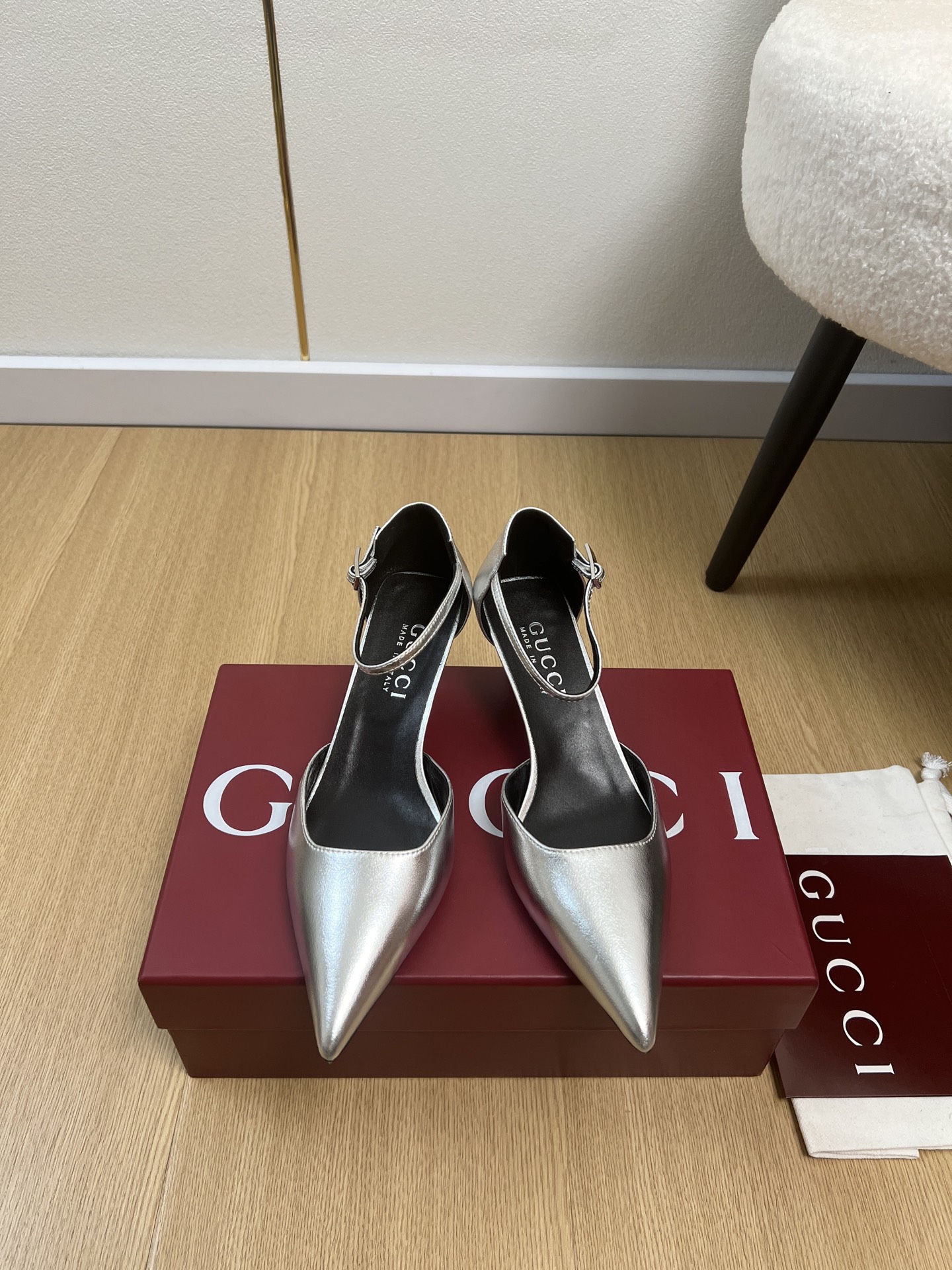 Gucci Style Leather Women's Shoes style reference detail image 1 from source 784705
