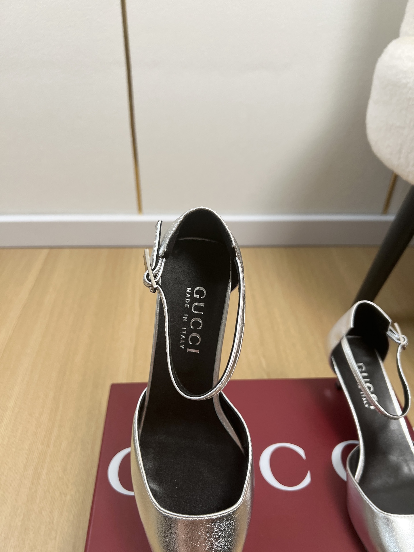 Gucci Style Leather Women's Shoes style reference detail image 7 from source 784705
